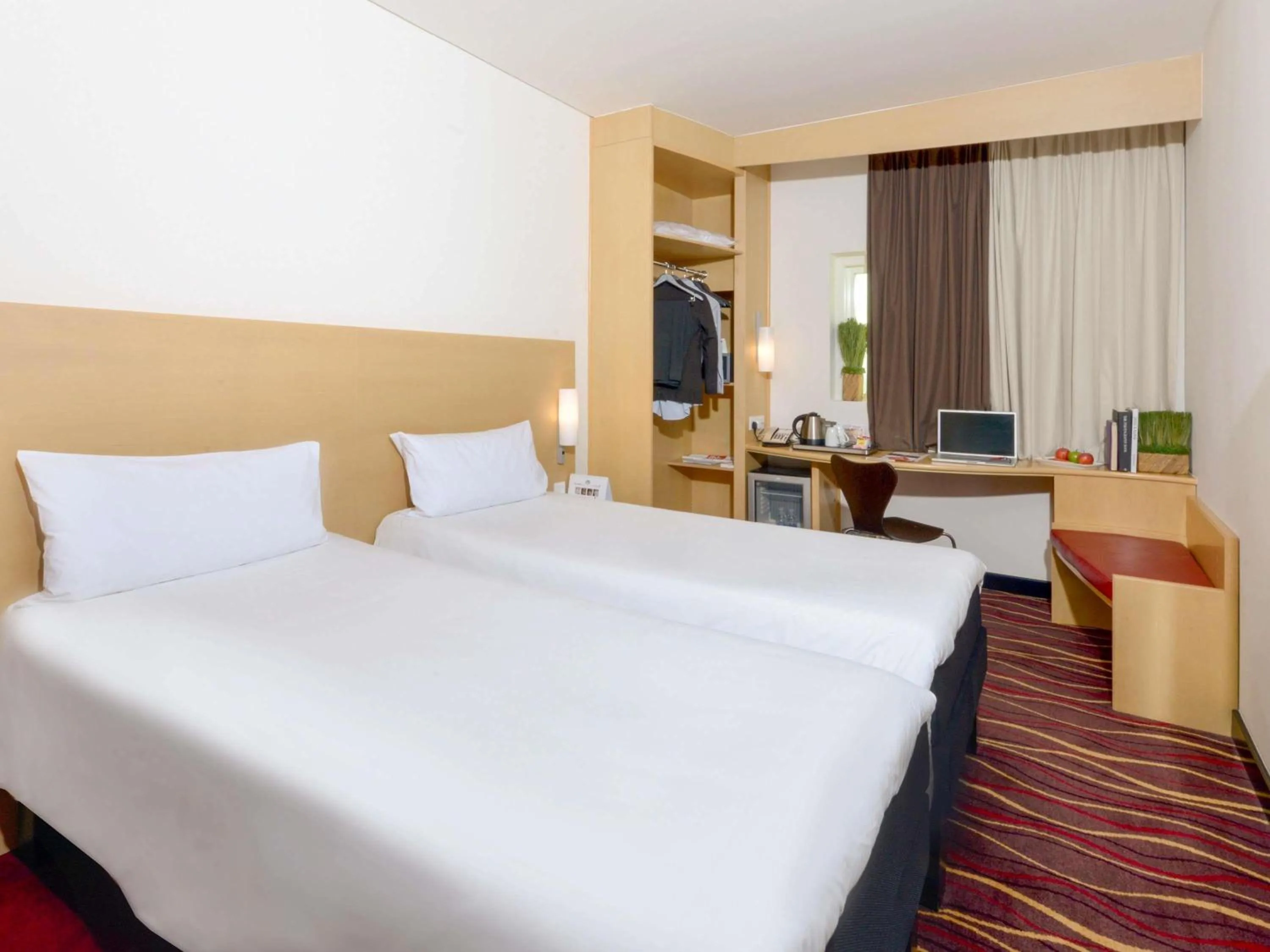 Bedroom, Bed in ibis Seef Manama