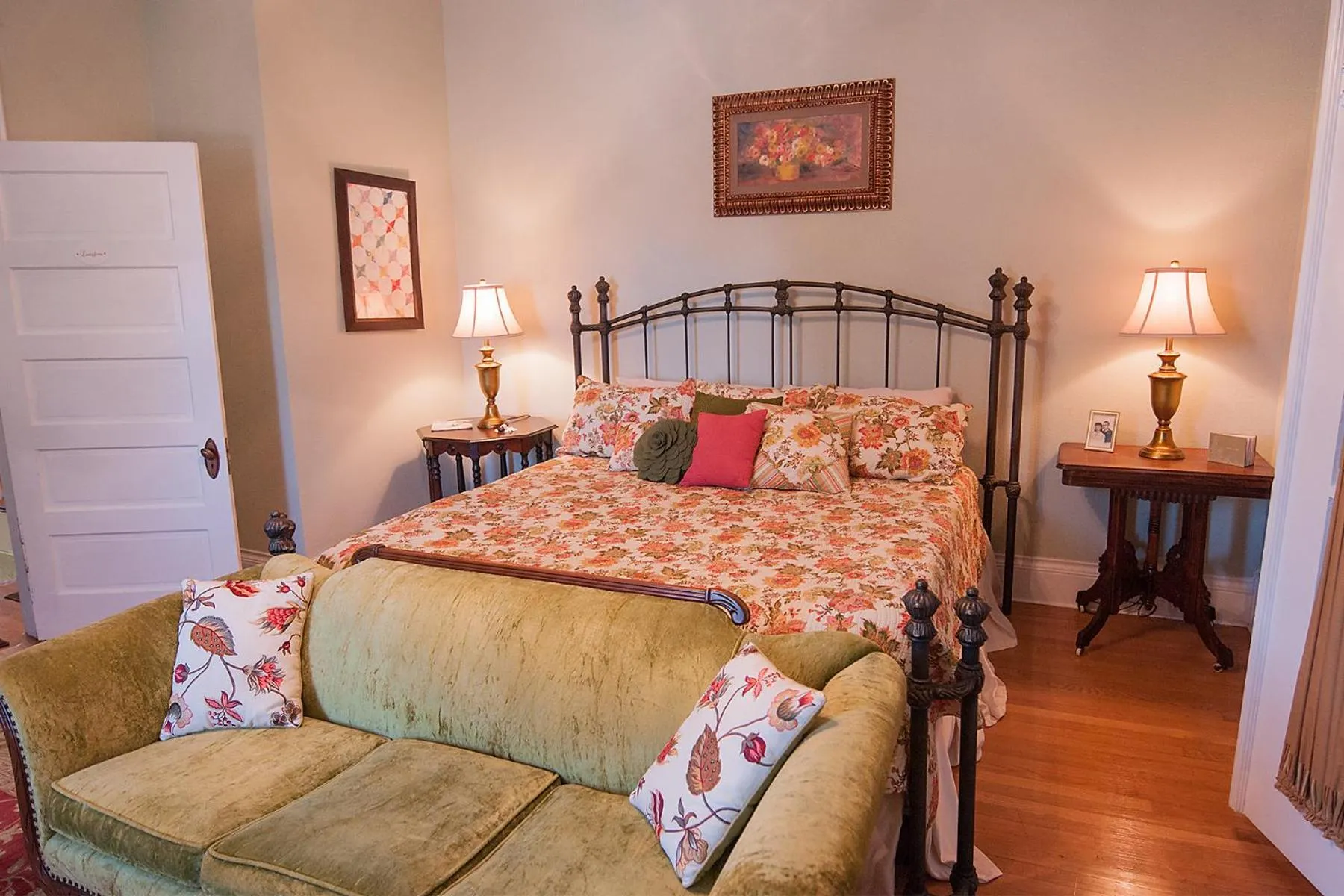Deluxe King Room in Sandstone Street Bed and Breakfast