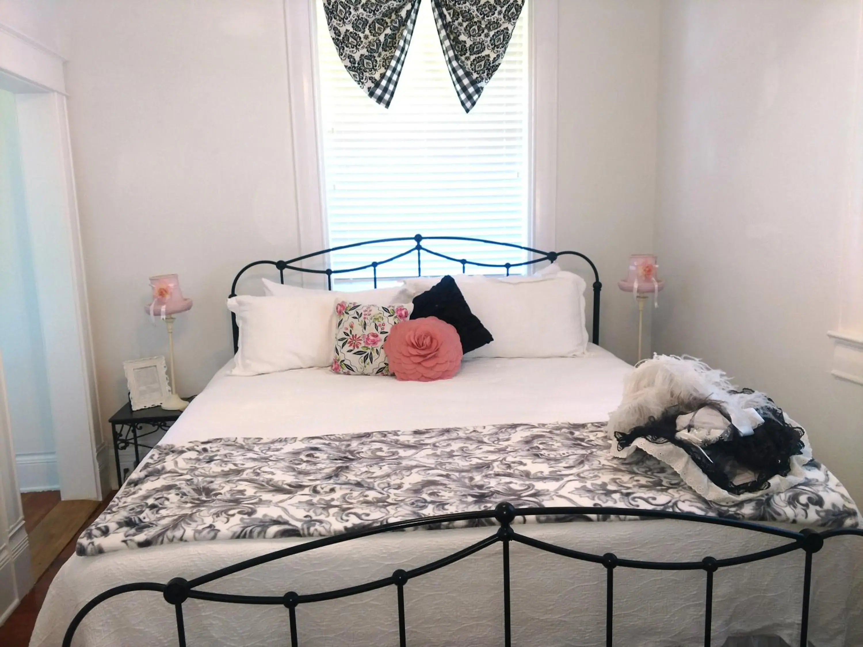 Budget Double Room in Sandstone Street Bed and Breakfast Budget Double Room in Sandstone Street Bed and Breakfast