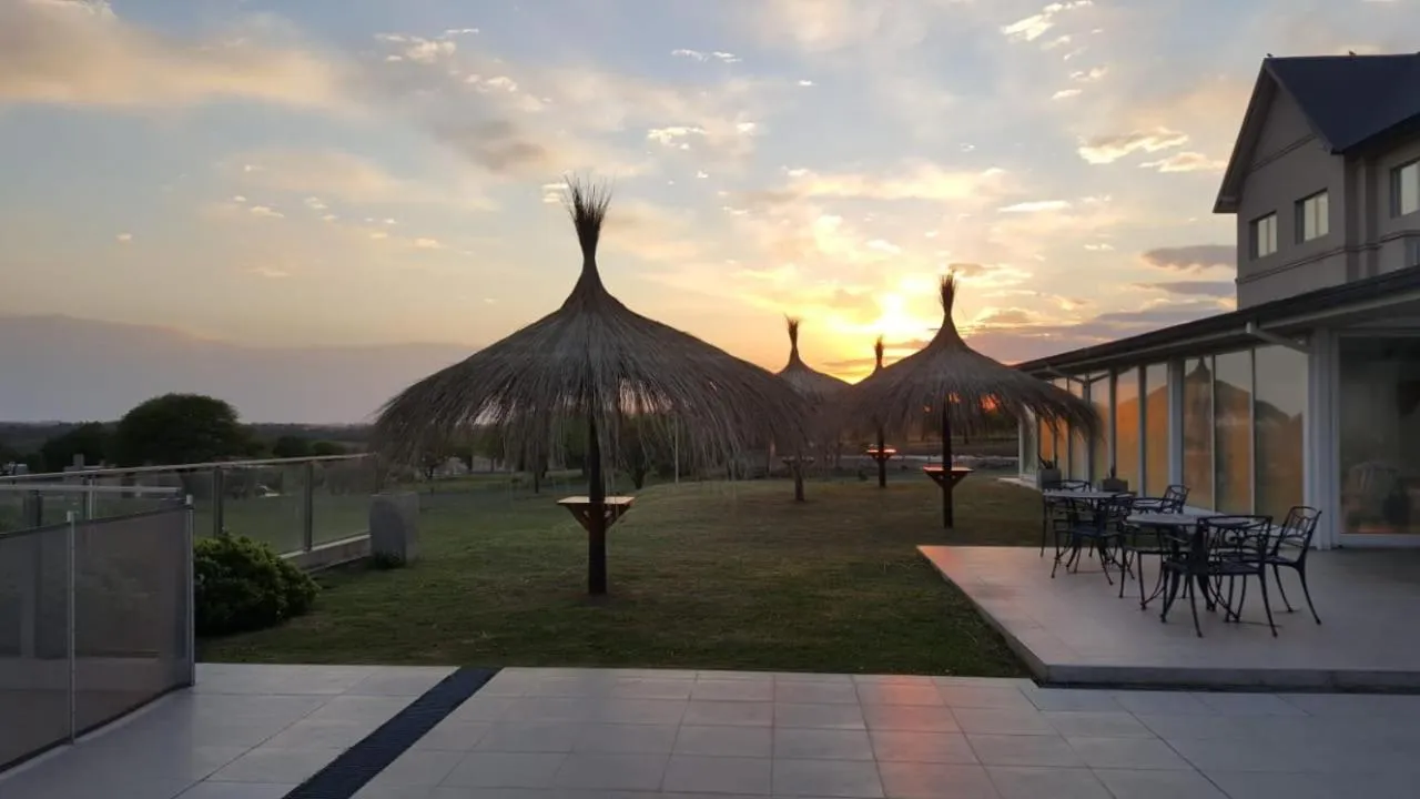 Garden in Howard Johnson Hotel Piedras Moras