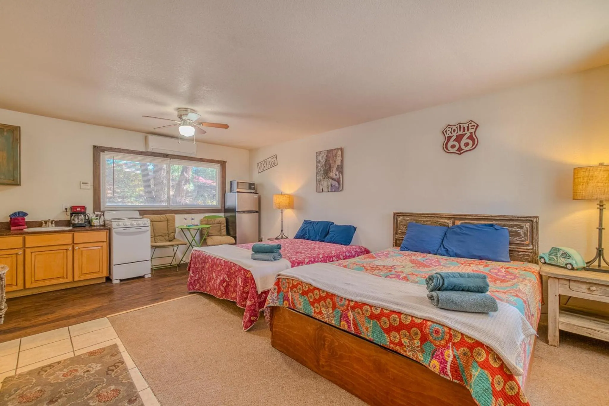 Bed in Enchanted Hideaway Cabins and Cottages