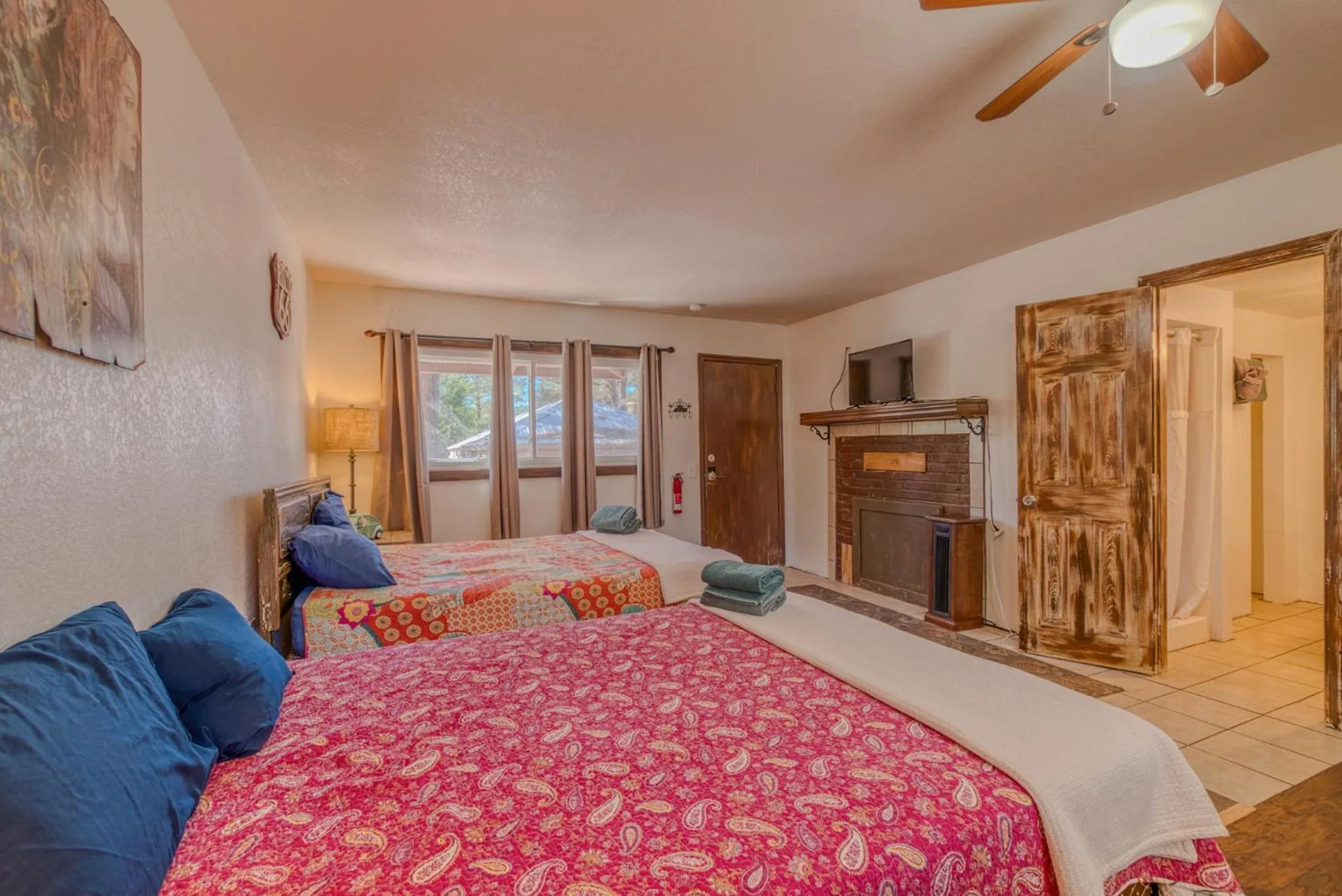 Bed in Enchanted Hideaway Cabins and Cottages