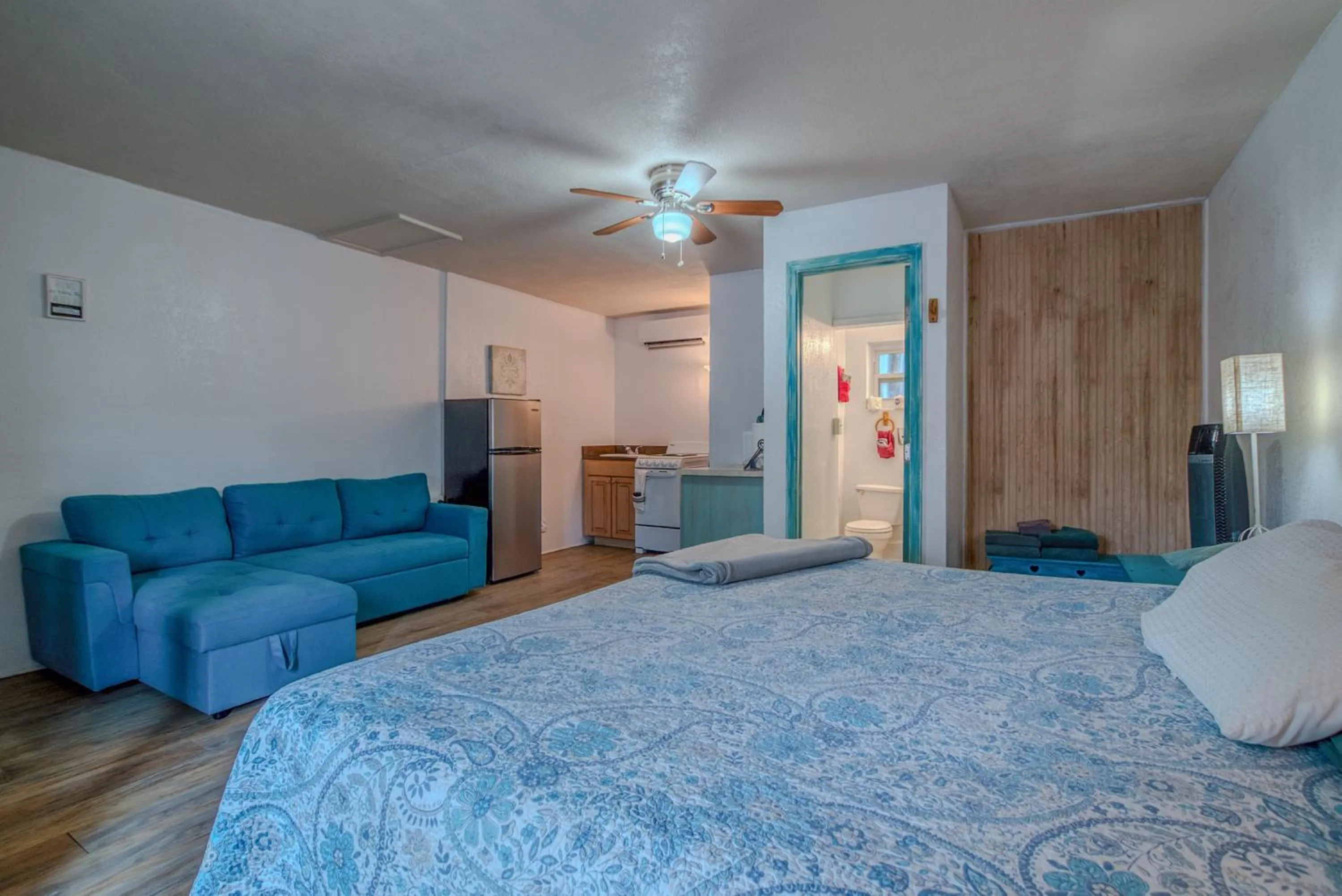 Bed in Enchanted Hideaway Cabins and Cottages