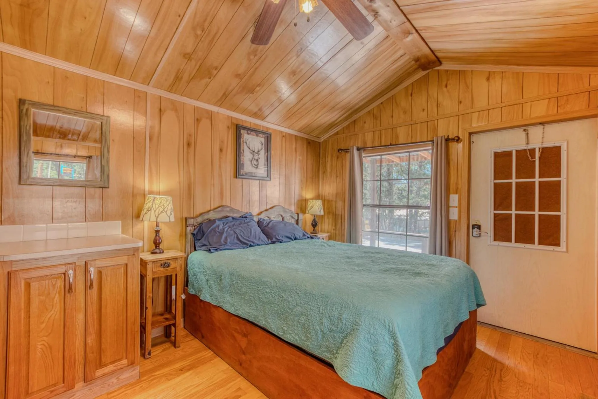 Bed in Enchanted Hideaway Cabins and Cottages