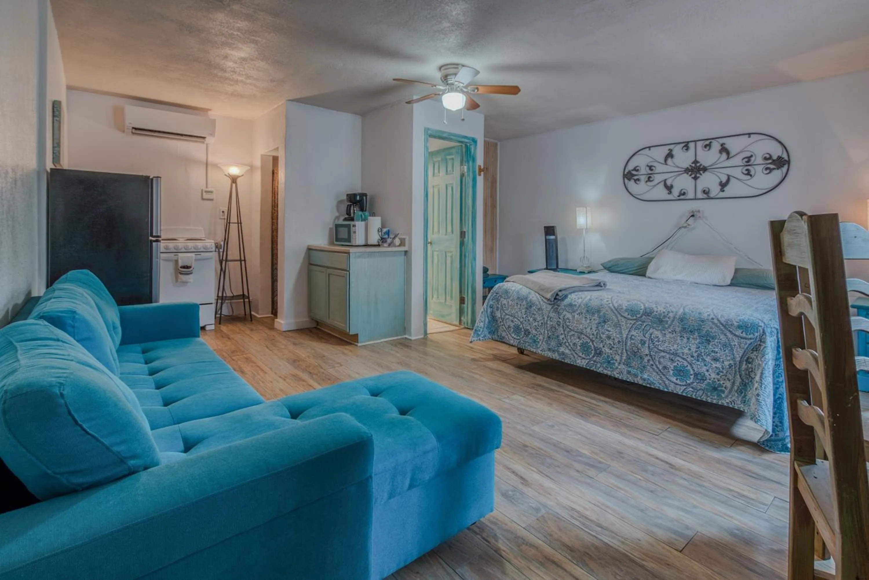 Bed in Enchanted Hideaway Cabins and Cottages