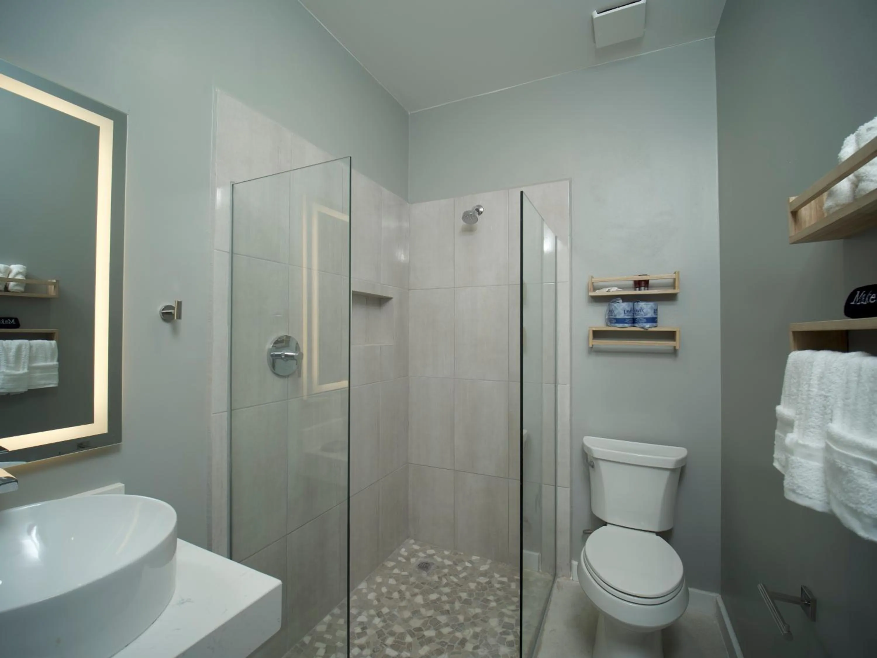 Bathroom in Sandbar Beachfront Hotel & Hostel Restaurant