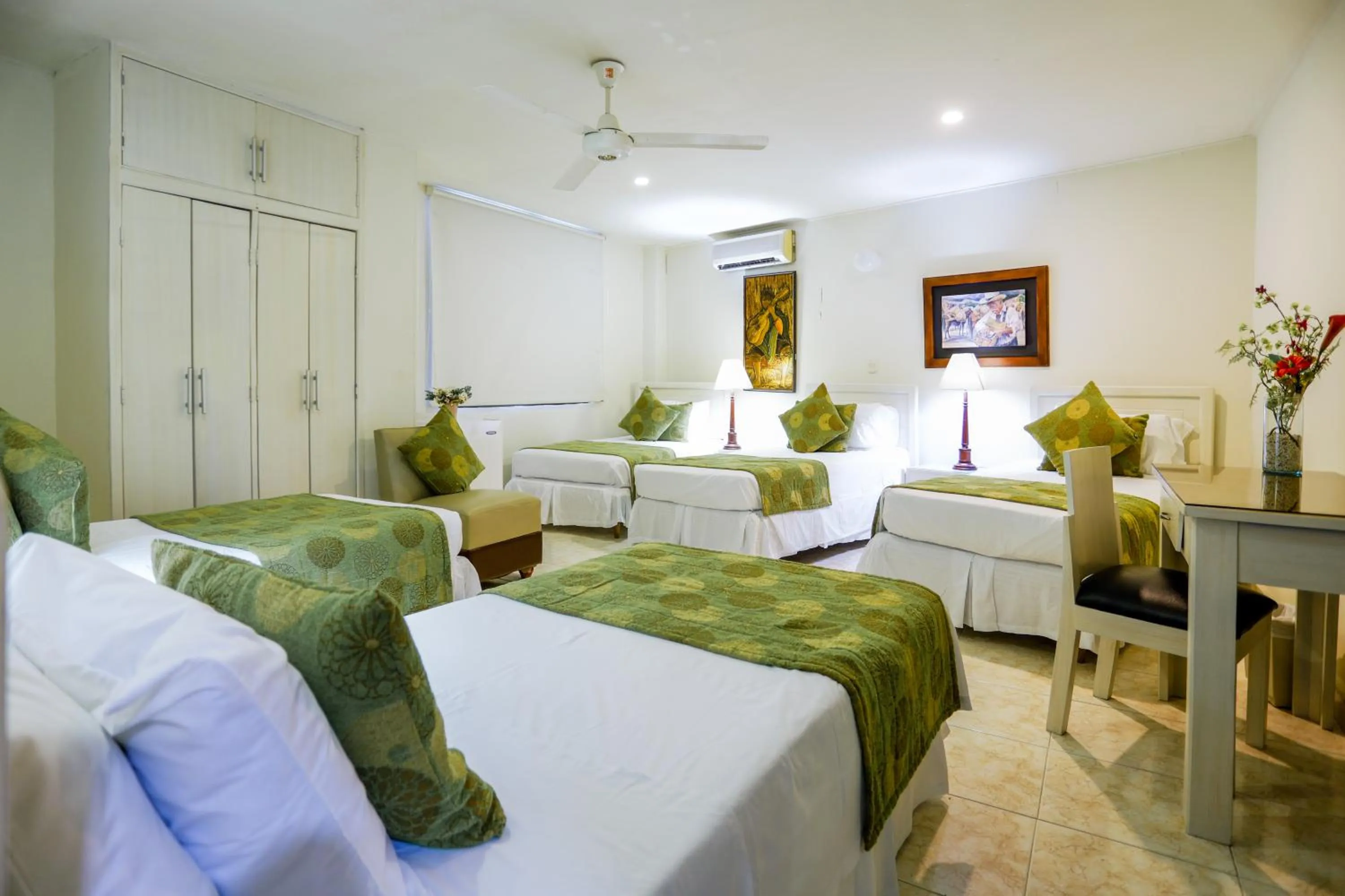 Photo of the whole room in Hotel San Carlos