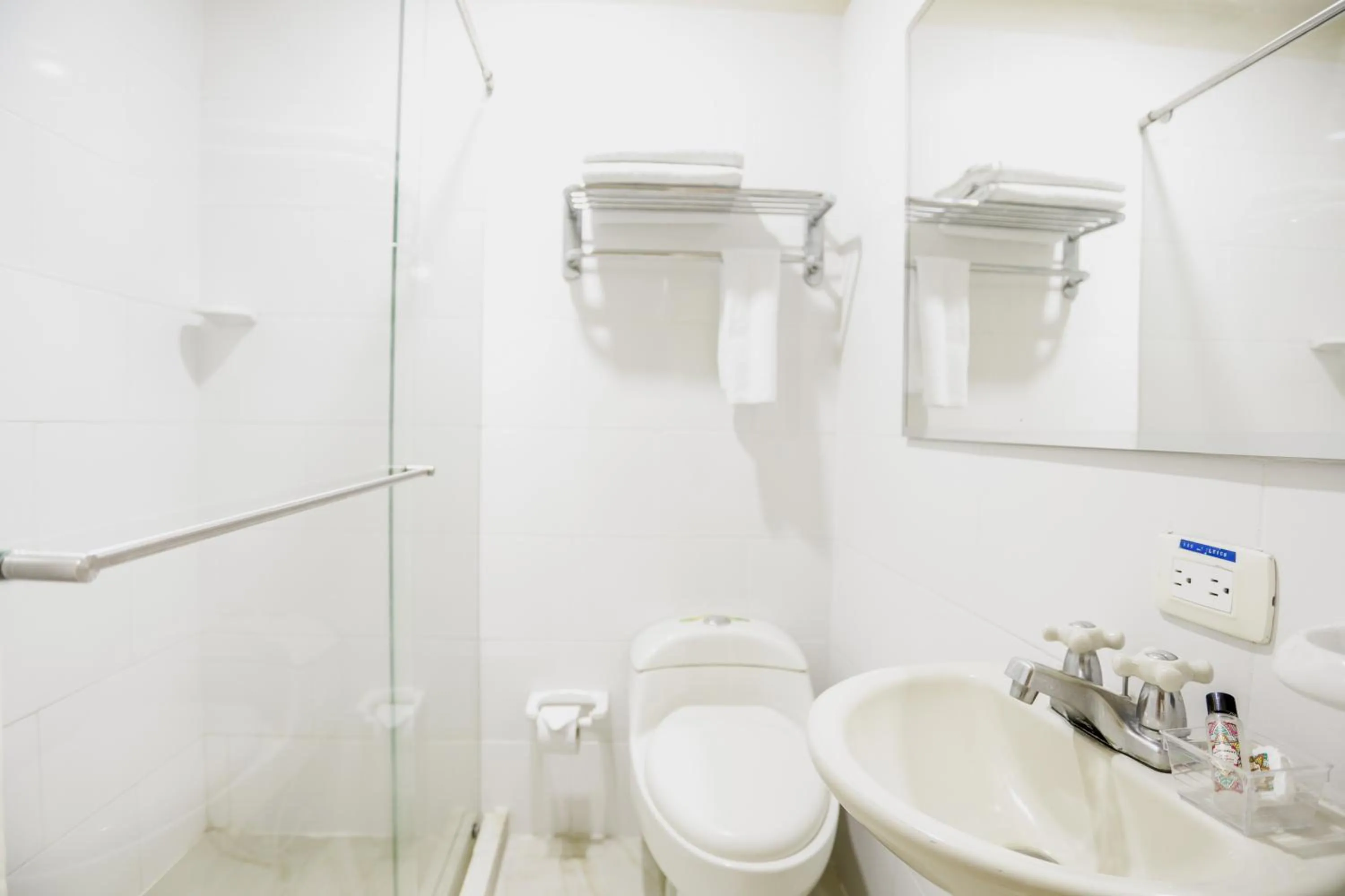 Bathroom in Hotel San Carlos