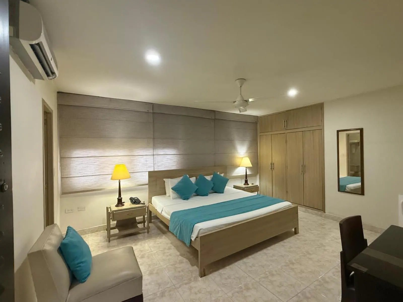 Photo of the whole room in Hotel San Carlos