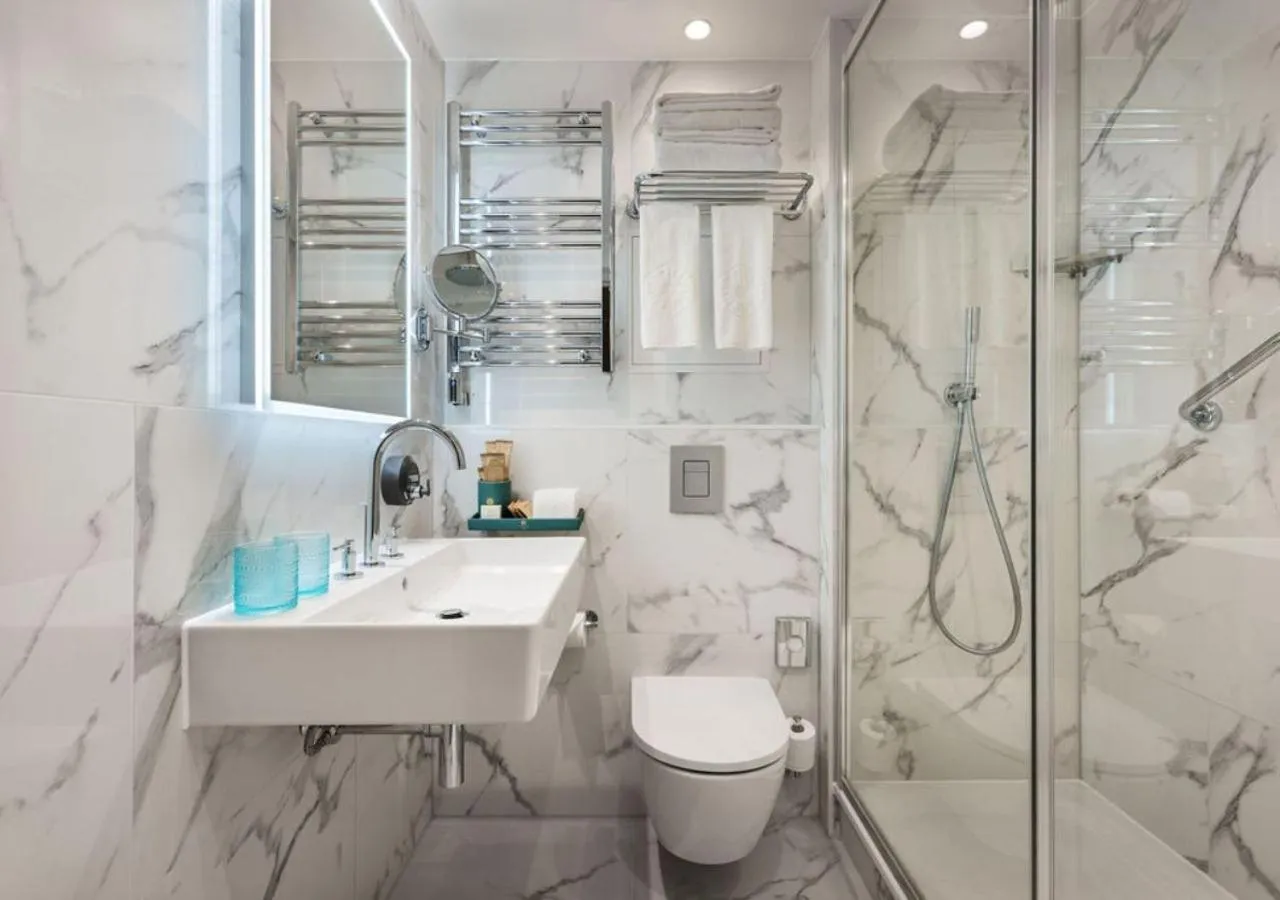 Bathroom in St. James' Court, A Taj Hotel, London