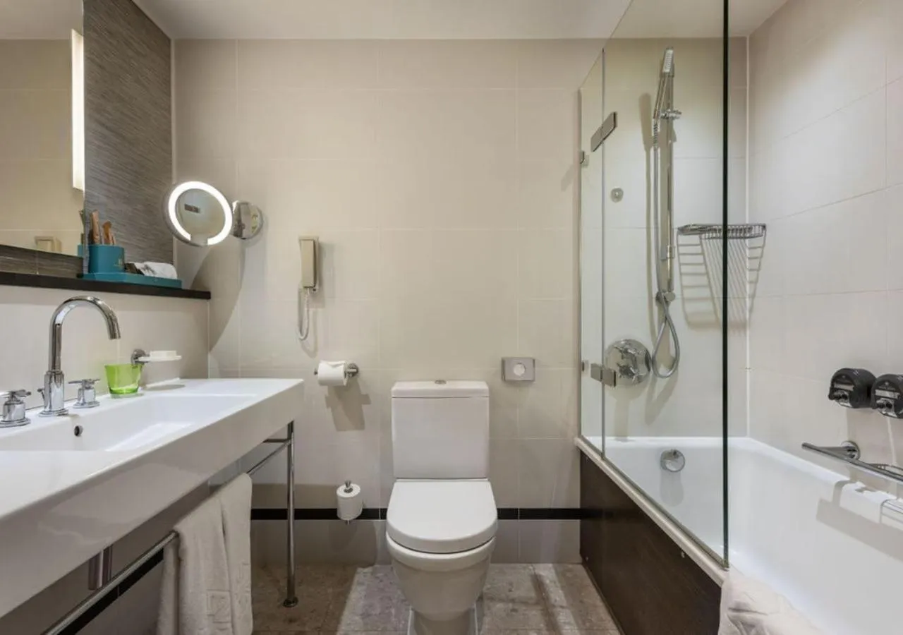 Bathroom in St. James' Court, A Taj Hotel, London