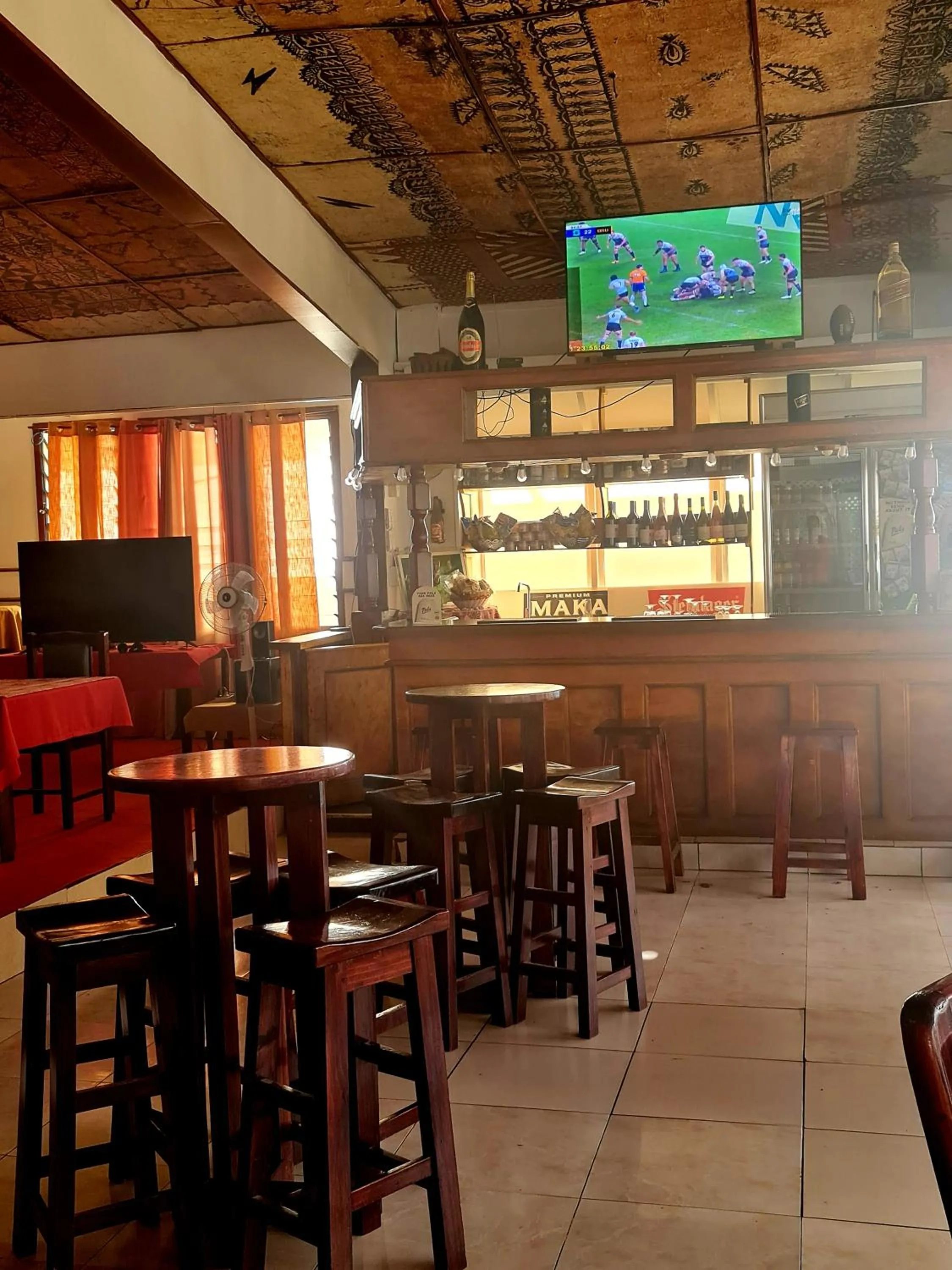Communal lounge/ TV room in Hotel Nuku'alofa