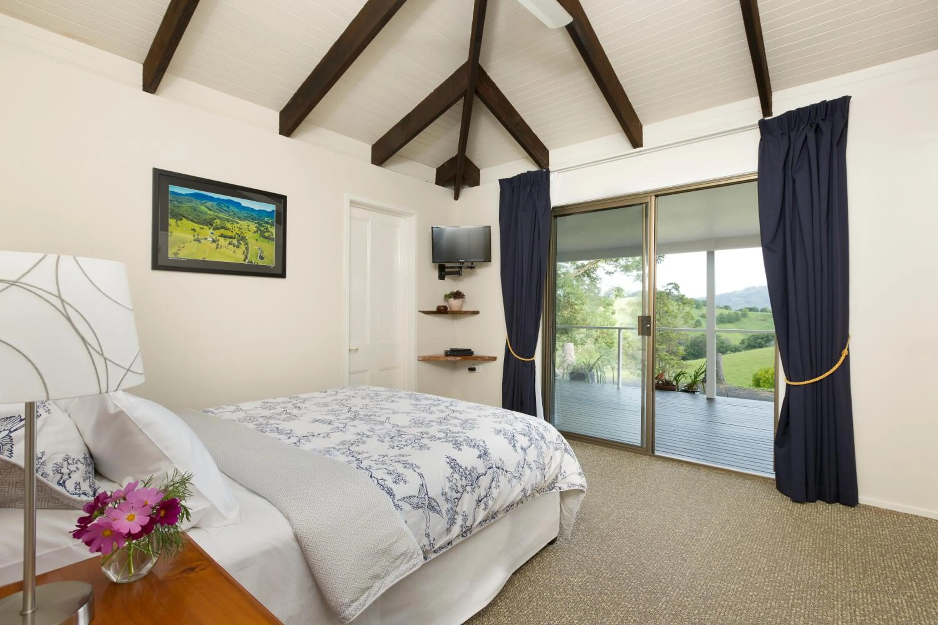 Balcony/Terrace, Bed in Hillcrest Mountain View Retreat
