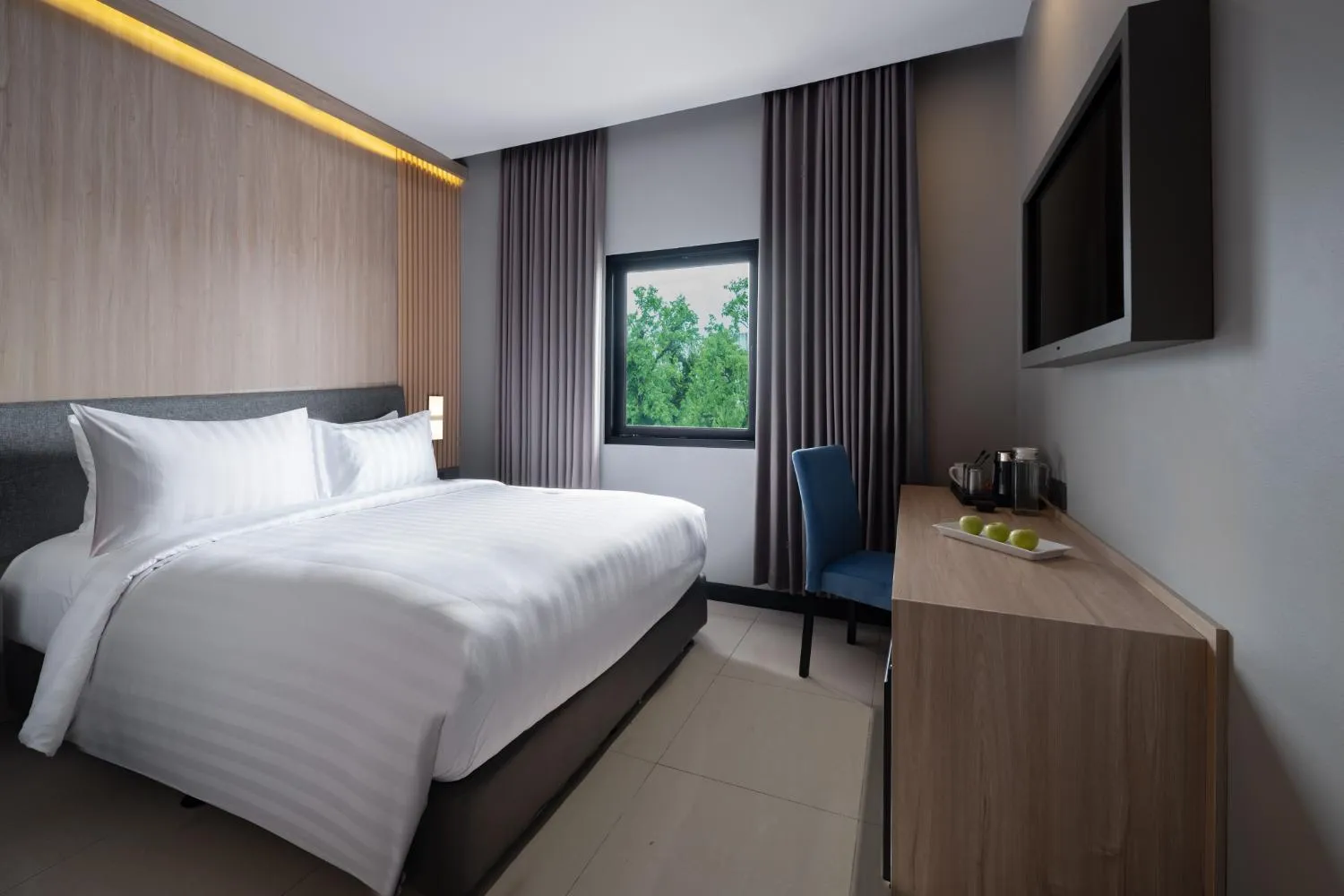 Bedroom, Bed in Aston Inn Rembang