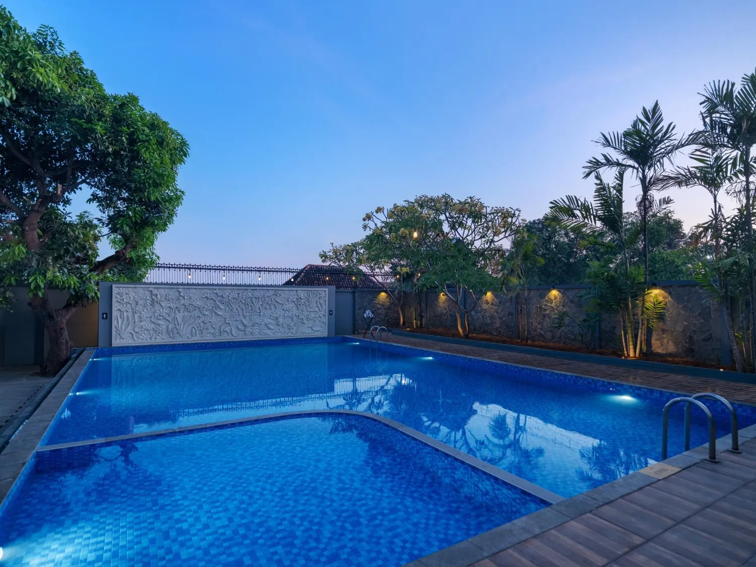 Swimming pool in Aston Inn Rembang