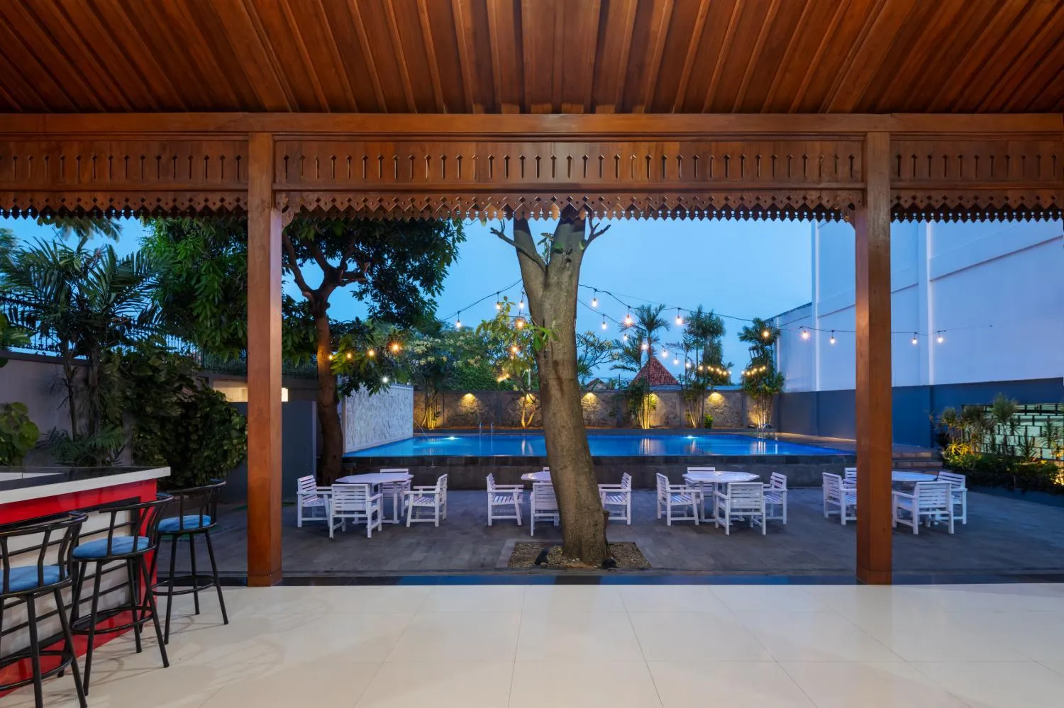 Restaurant/places to eat in Aston Inn Rembang