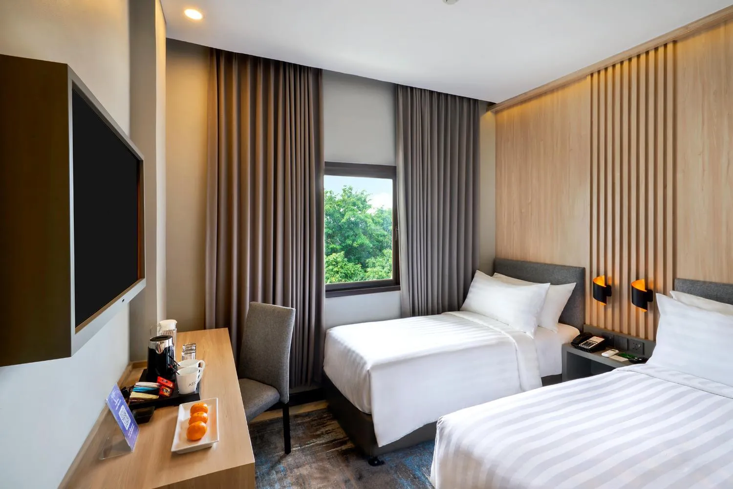 Bedroom, Bed in Aston Inn Rembang