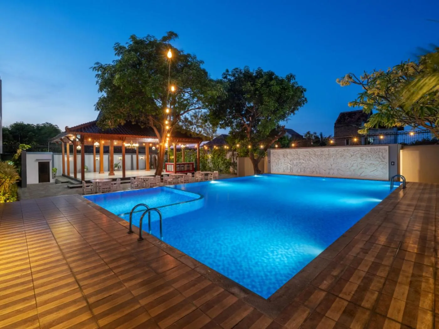 Swimming pool in Aston Inn Rembang