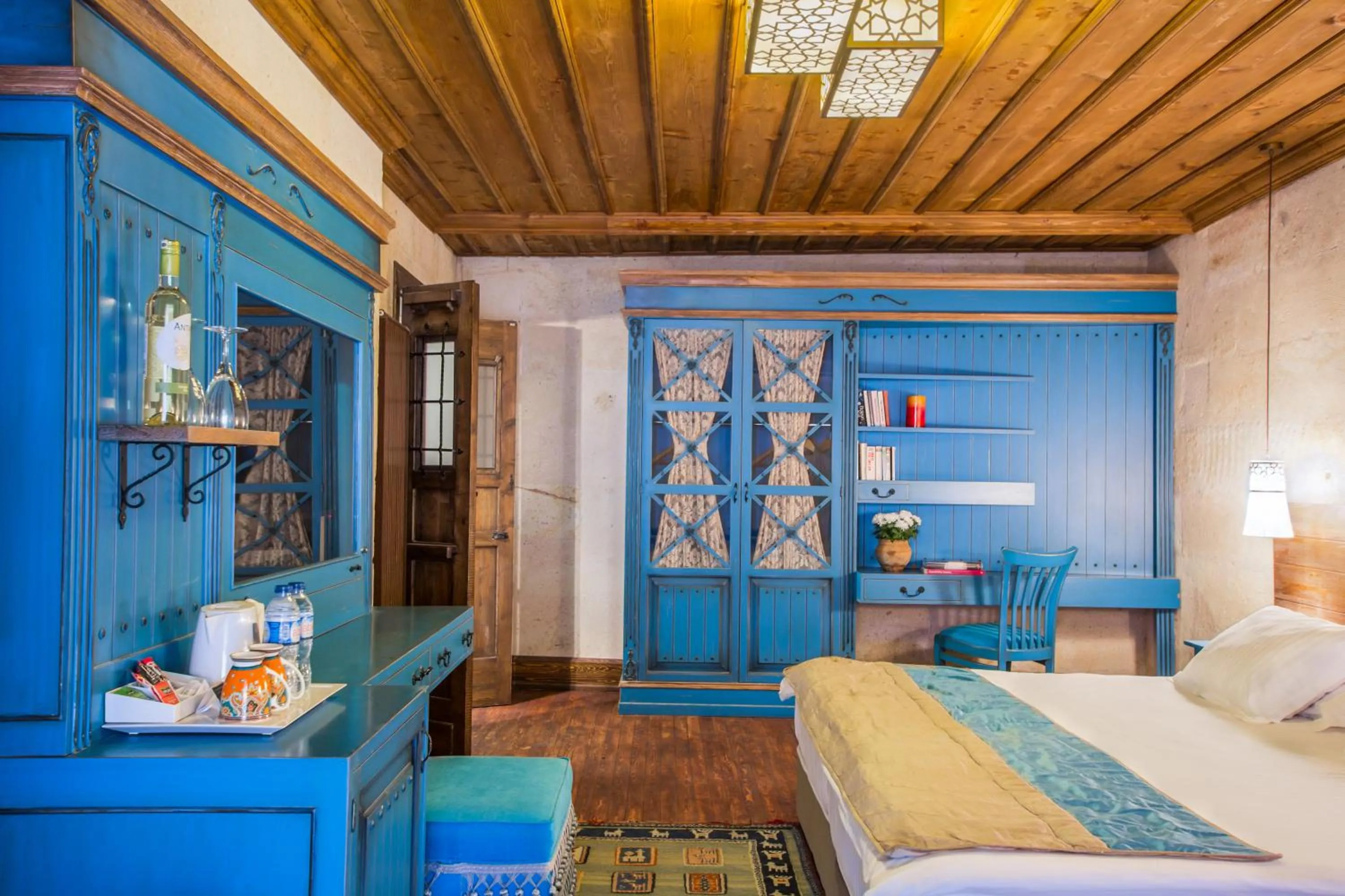 Coffee/tea facilities, Bed in Cappadocia Minia Cave Hotel