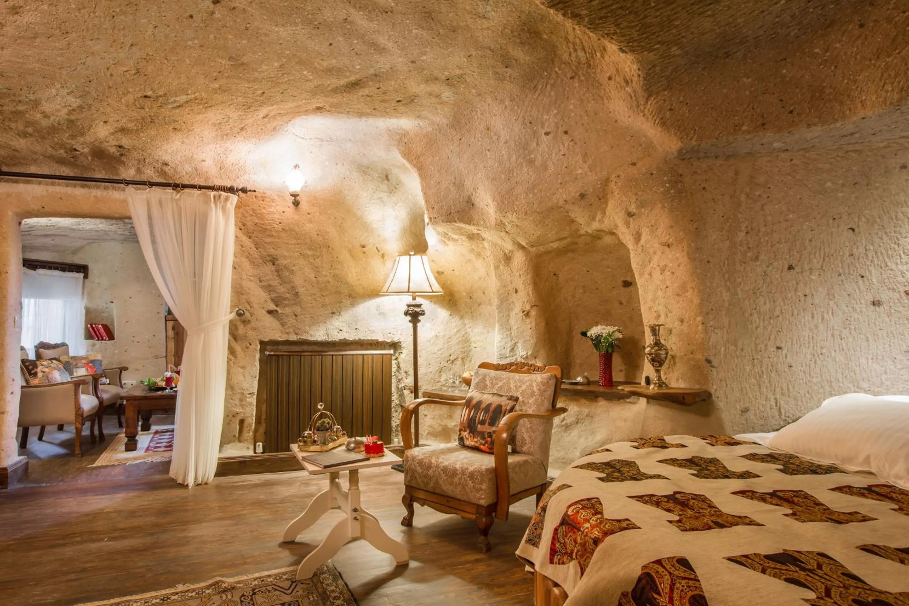 Massage, Bed in Cappadocia Minia Cave Hotel