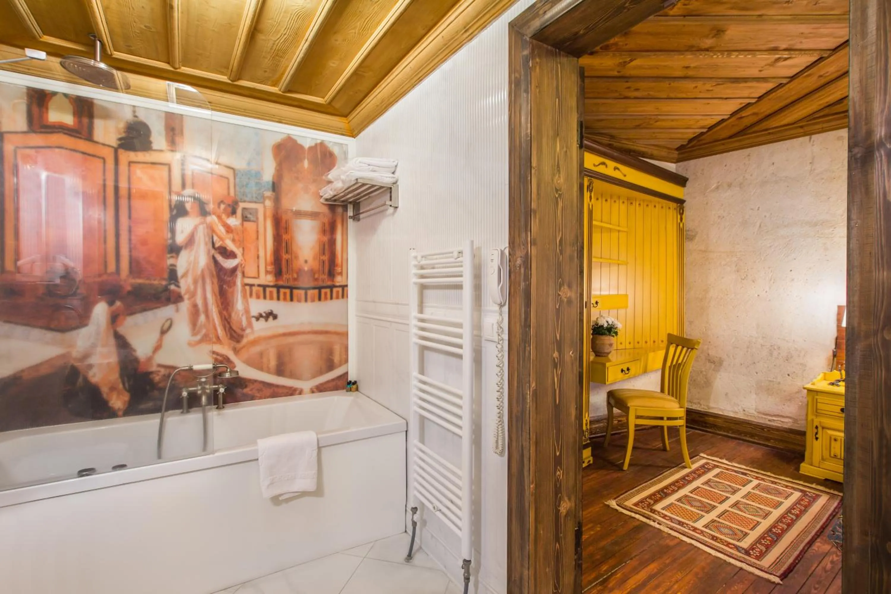 Hot Tub in Cappadocia Minia Cave Hotel