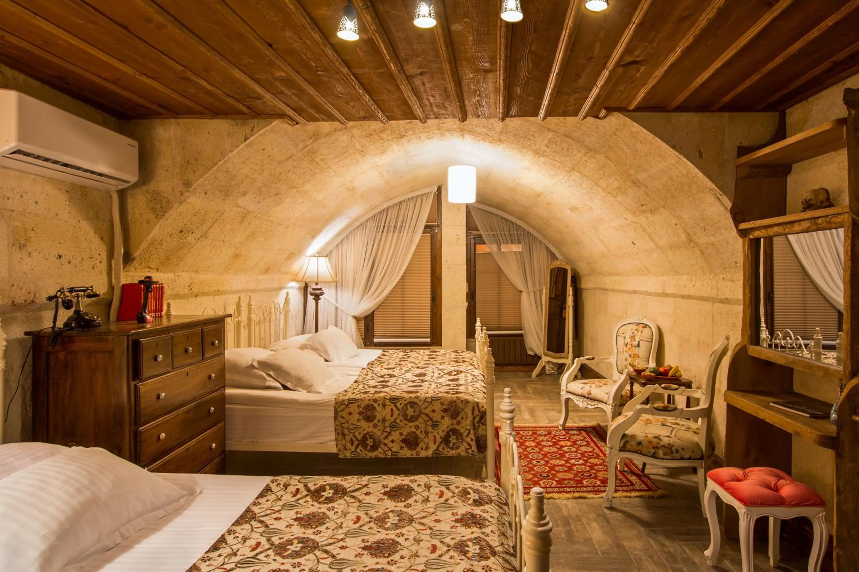 Photo of the whole room, Bed in Cappadocia Minia Cave Hotel
