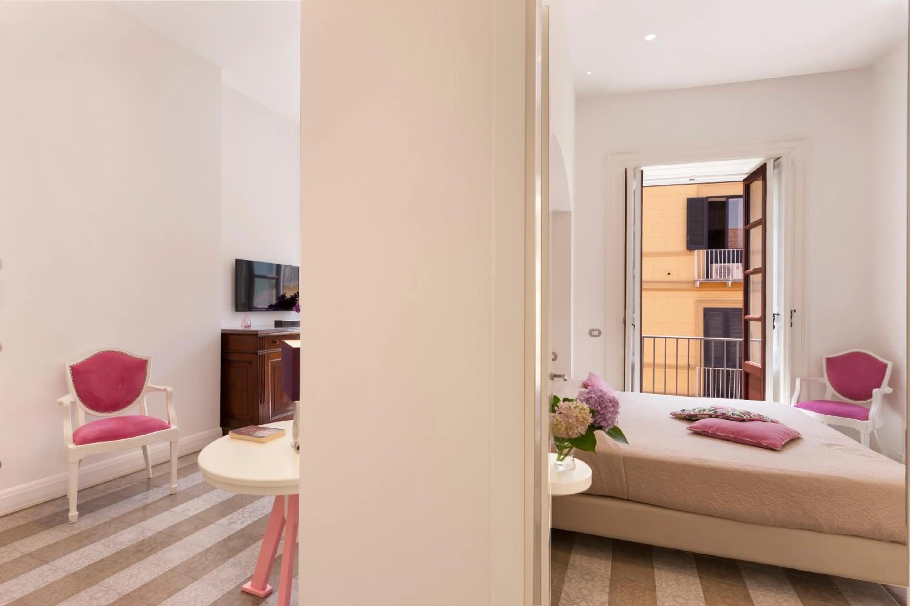 Photo of the whole room, Bed in La Casa dell'Orologio - MAIN SQUARE