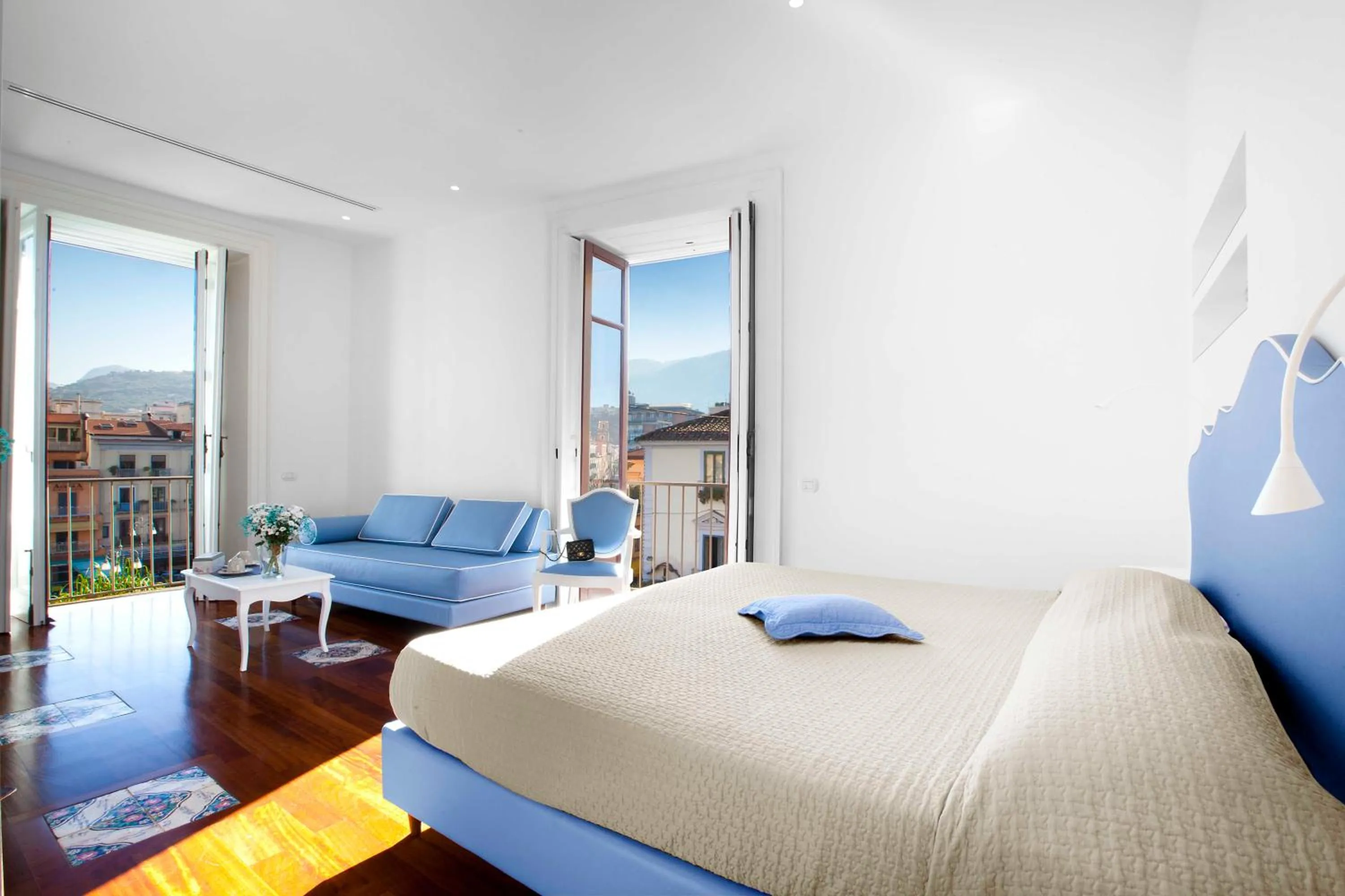 Balcony/Terrace, Bed in La Casa dell'Orologio - MAIN SQUARE