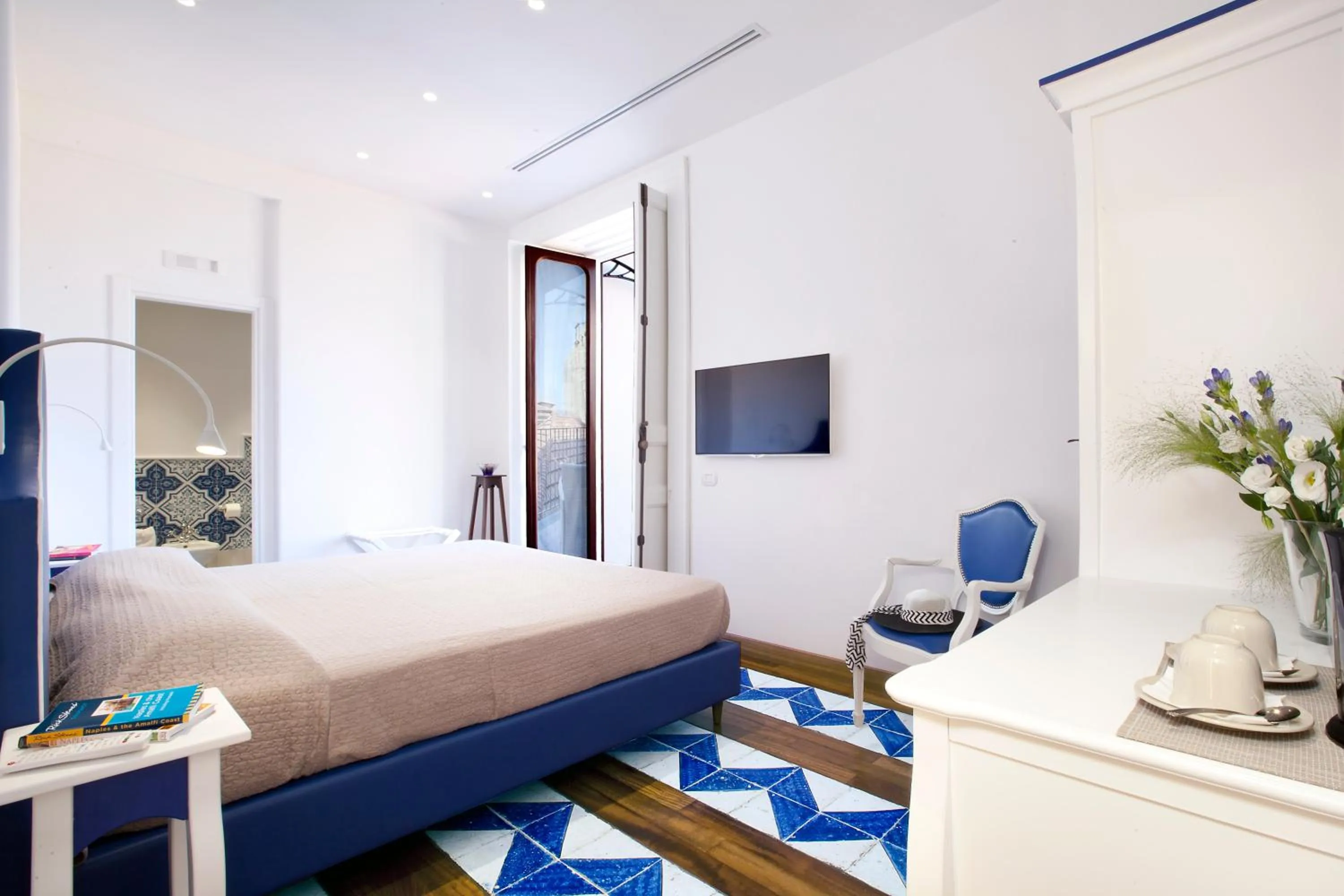 Photo of the whole room, Bed in La Casa dell'Orologio - MAIN SQUARE