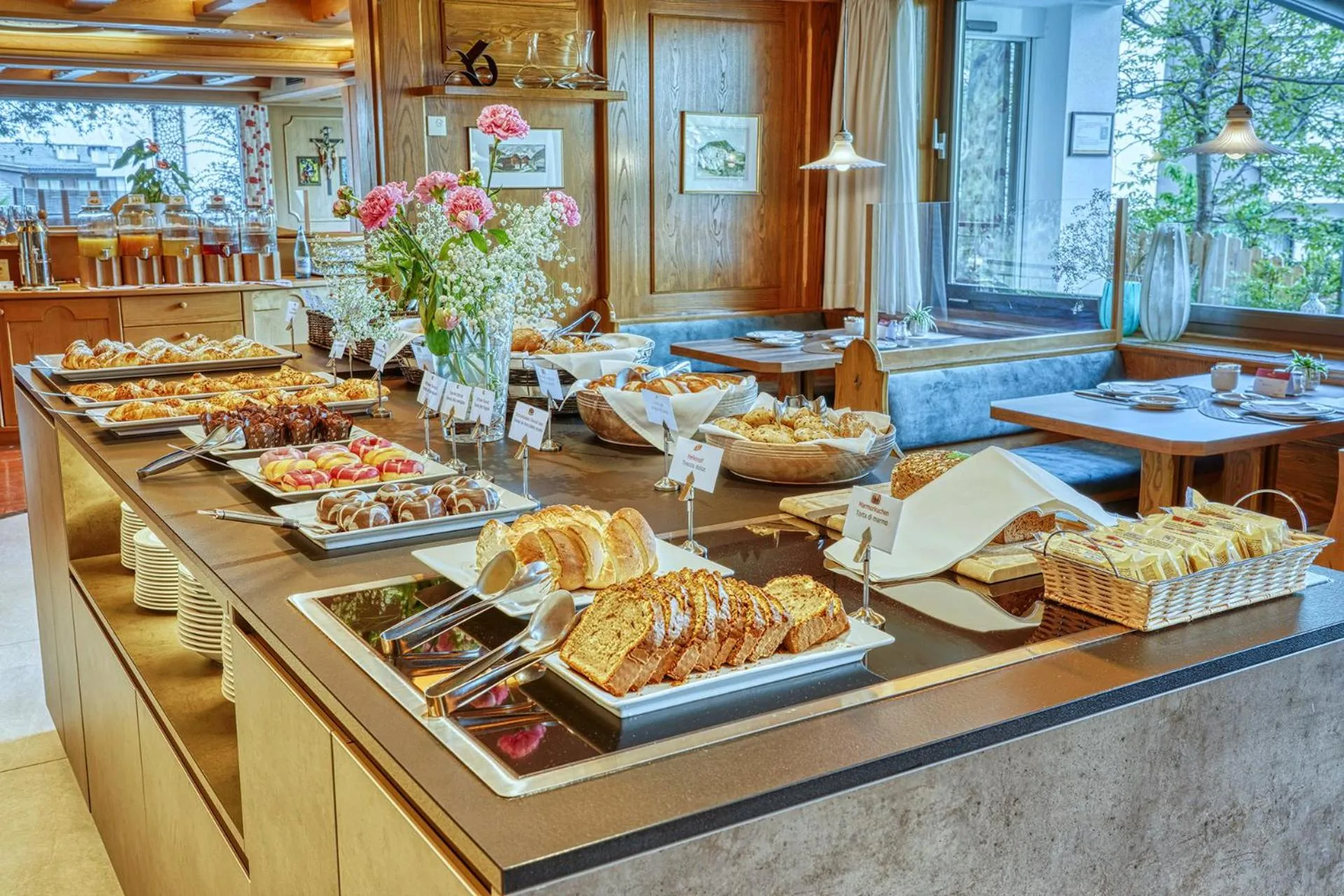 Restaurant/places to eat in Family Hotel Gutenberg