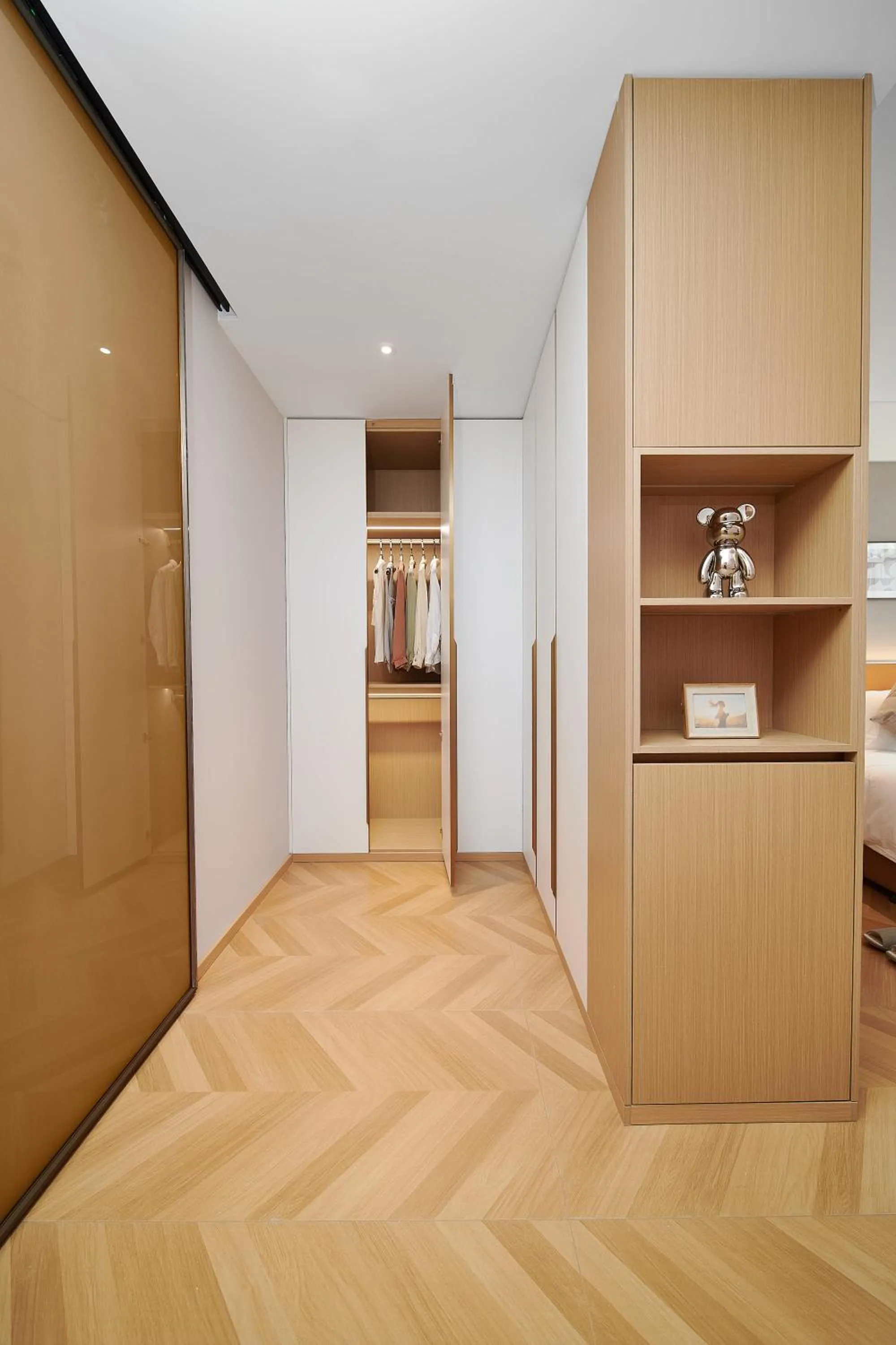 wardrobe in Citadines DD Port Dalian