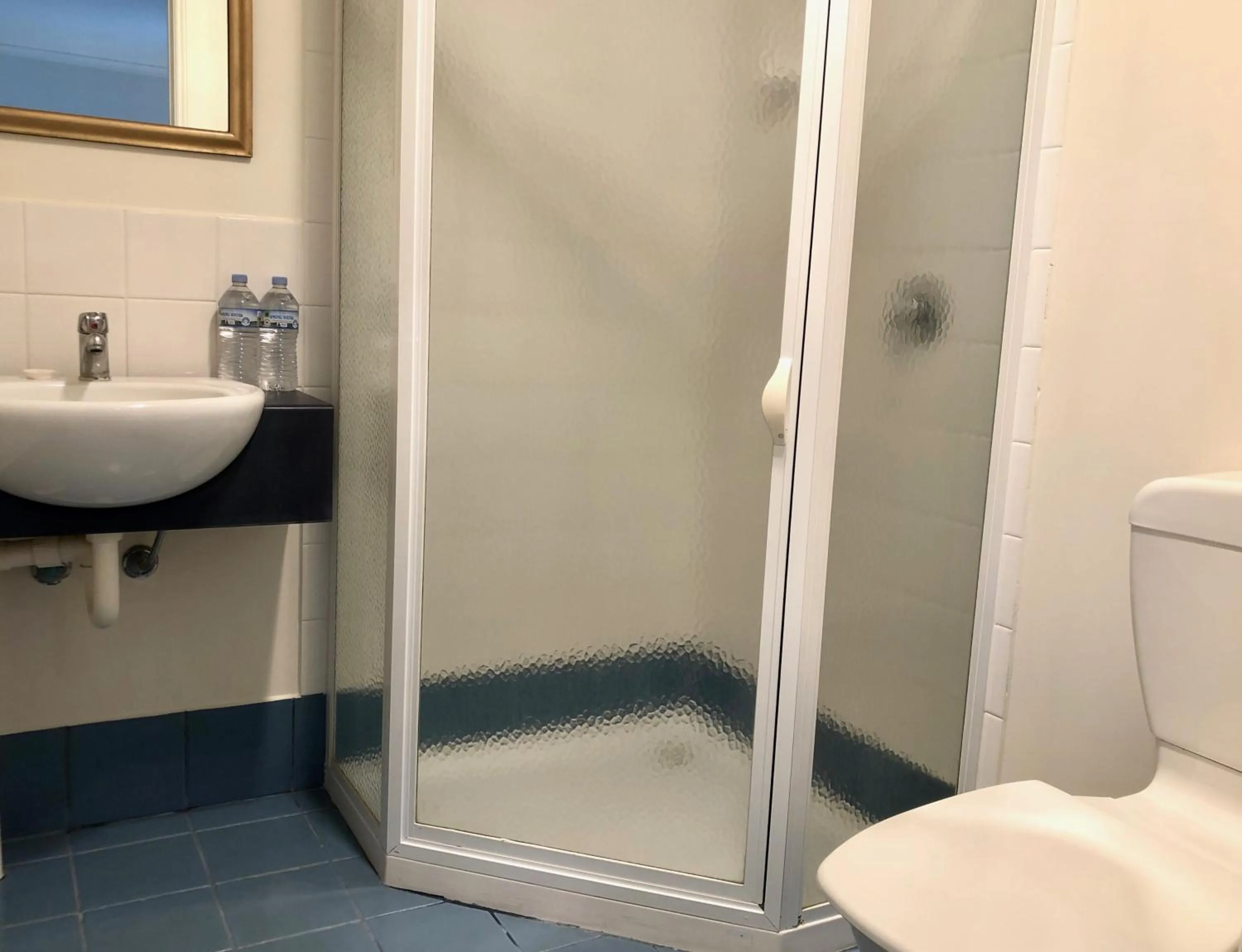 Shower in Douglas Riverside