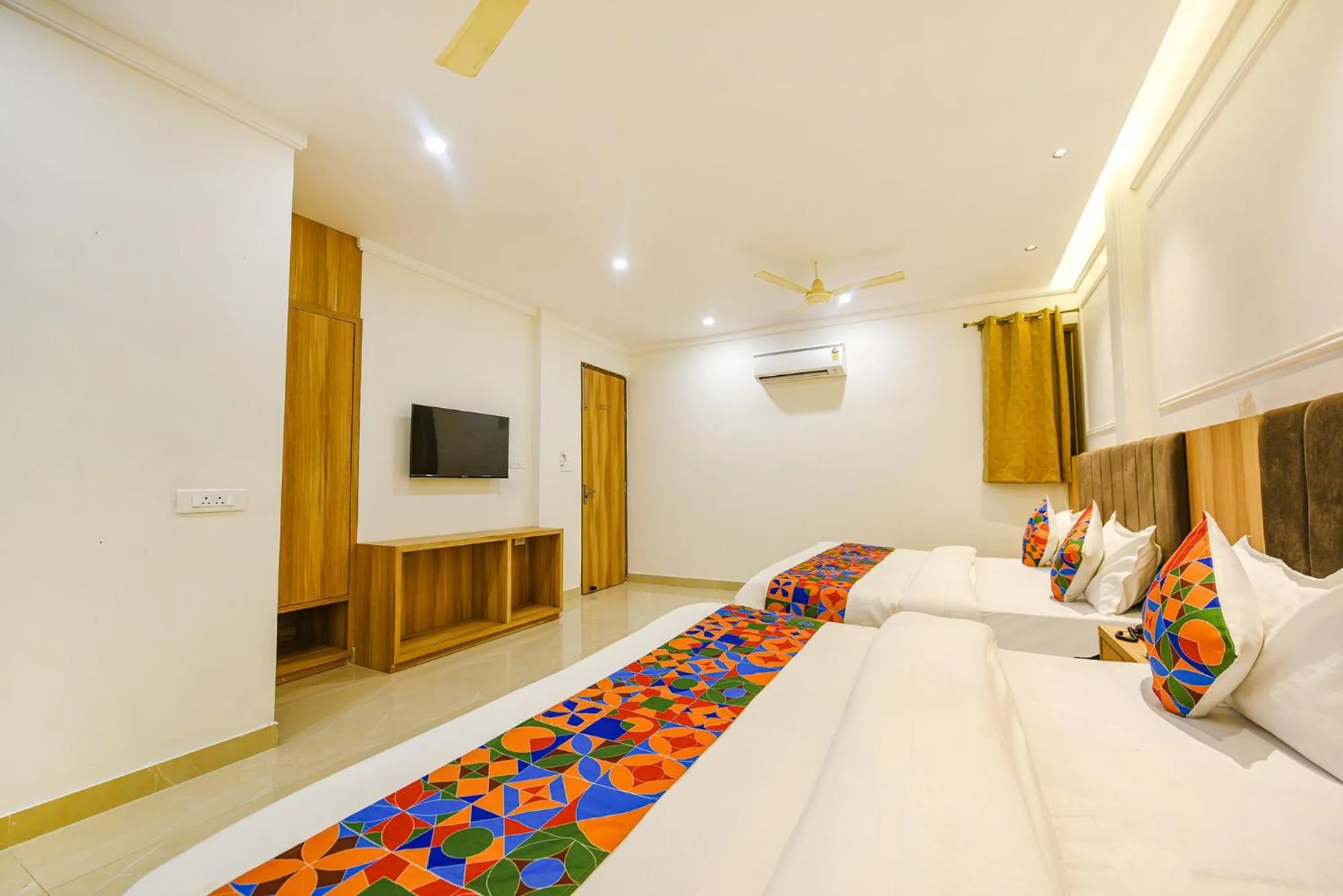 Bed in FabHotel Midway