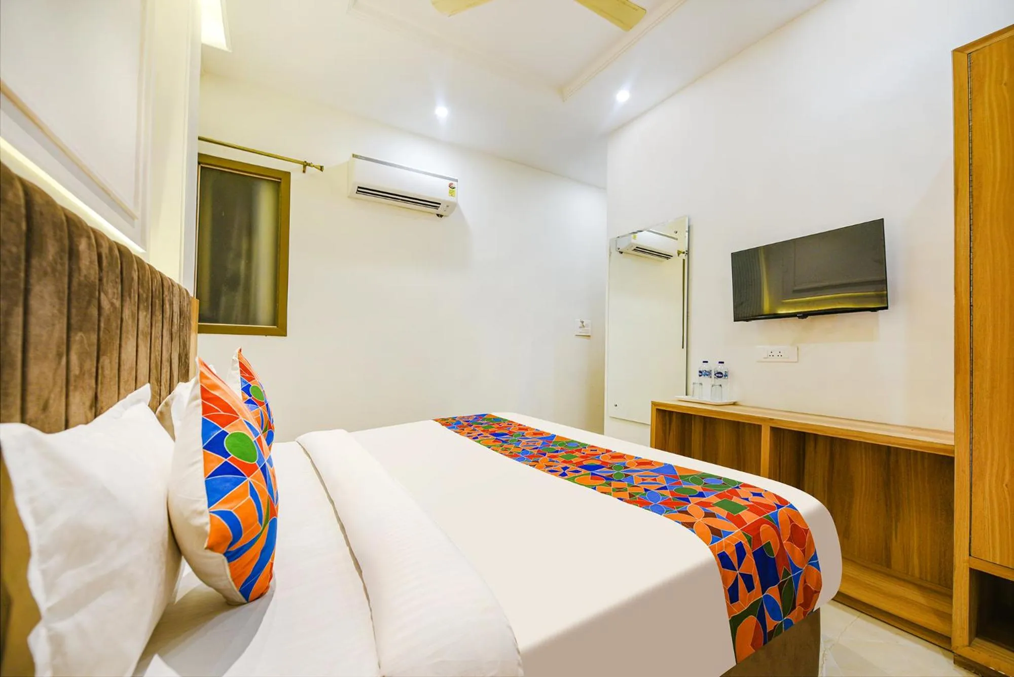 Bed in FabHotel Midway