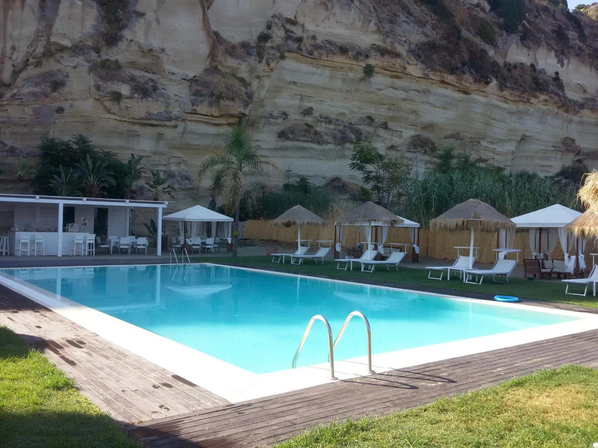 Swimming pool in Borgo di Riaci Beach Resort