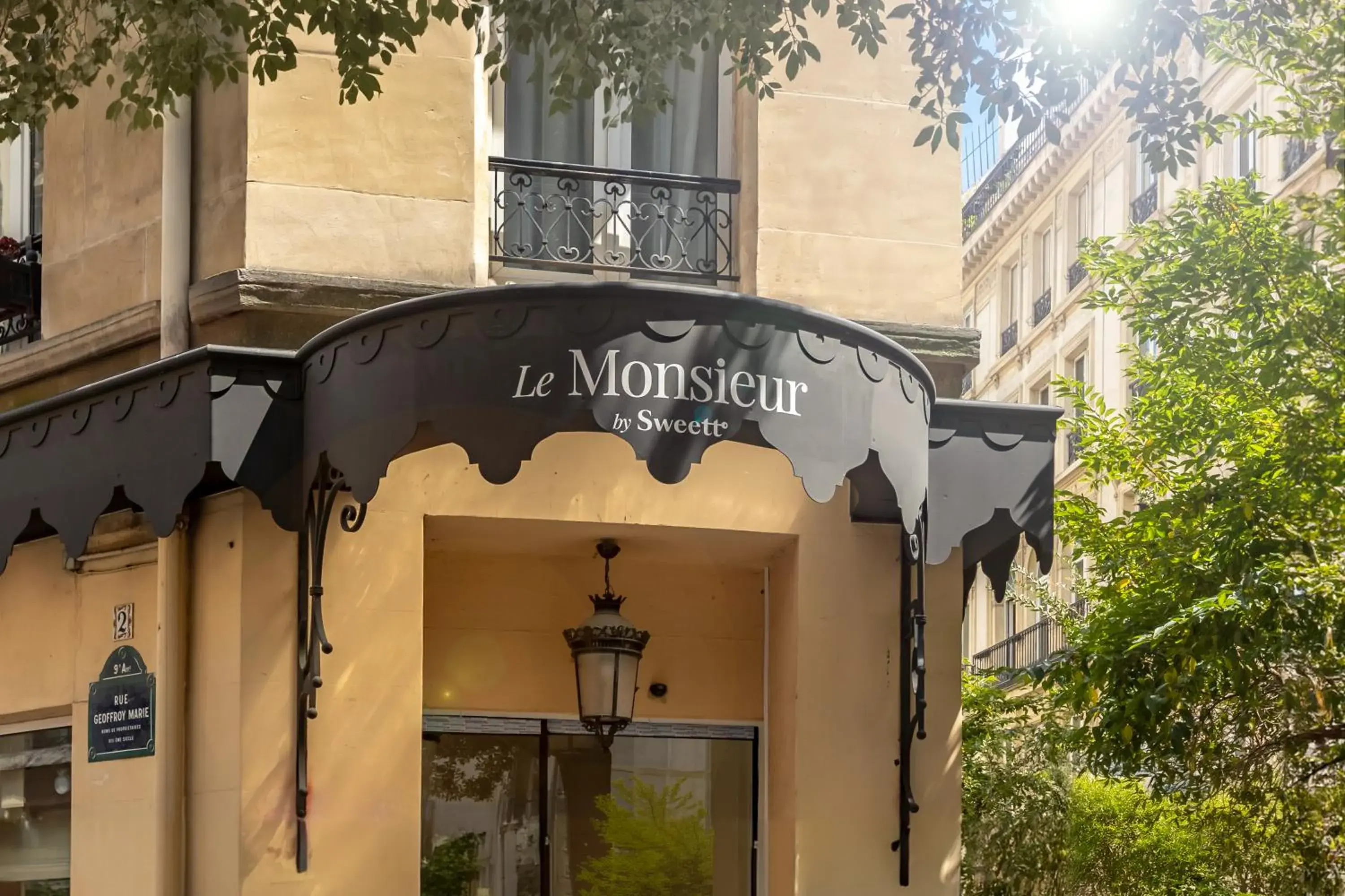 Le Monsieur By Sweett Le Monsieur By Sweett