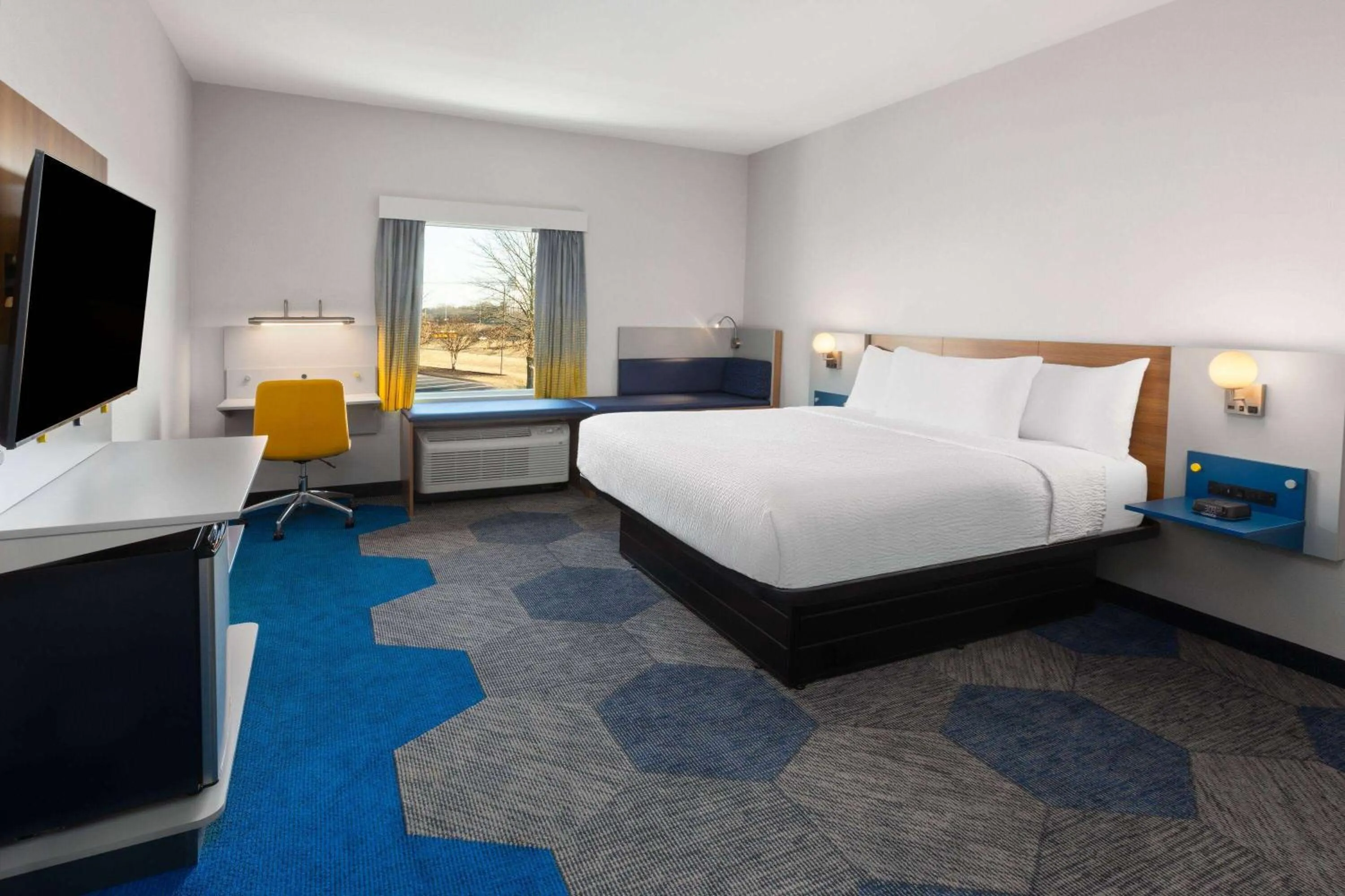 Photo of the whole room, Bed in Microtel Inn & Suites by Wyndham Olive Branch