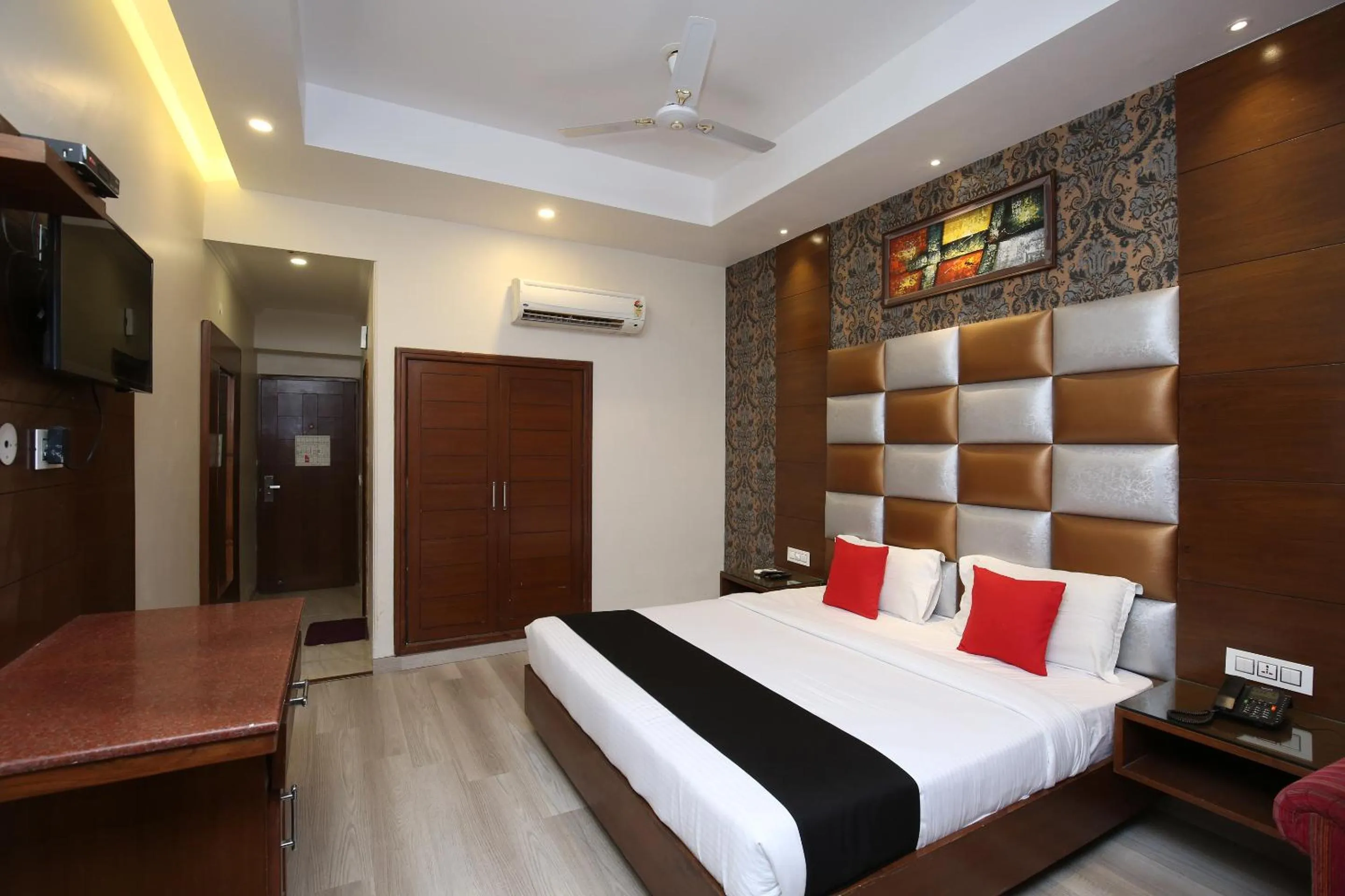 Bedroom, Bed in Hotel Shagun Chandigarh Zirakpur
