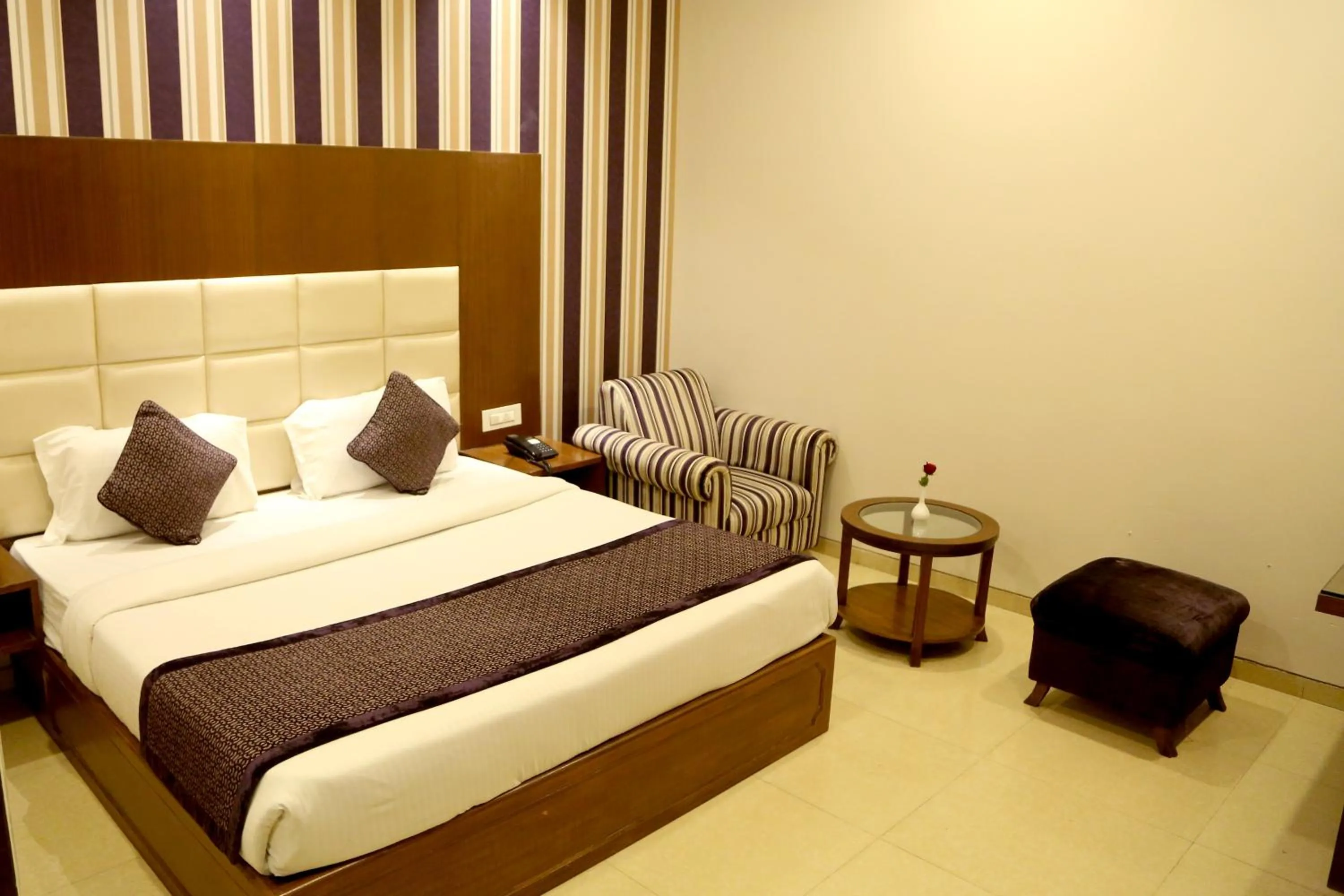 Bedroom, Bed in Hotel Shagun Chandigarh Zirakpur