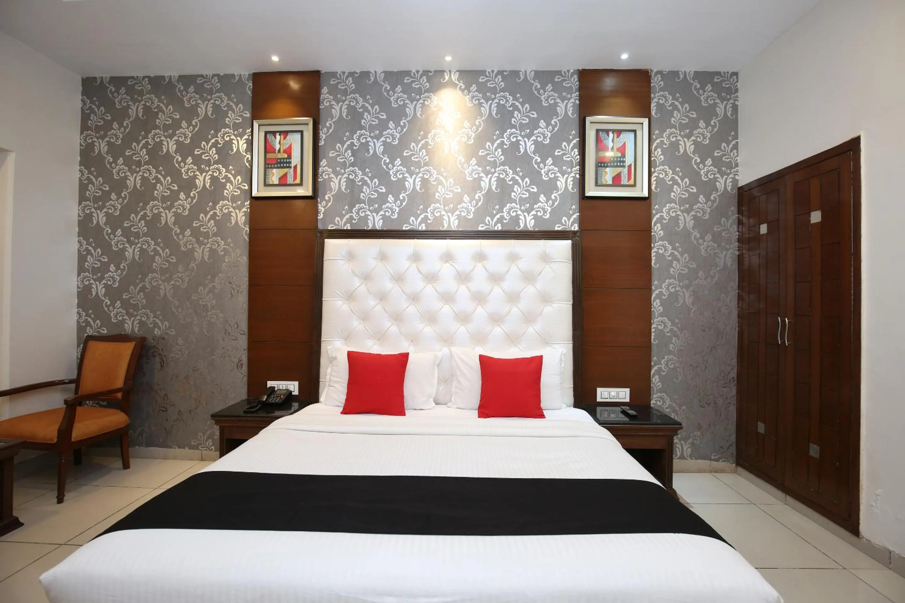 Bedroom, Bed in Hotel Shagun Chandigarh Zirakpur