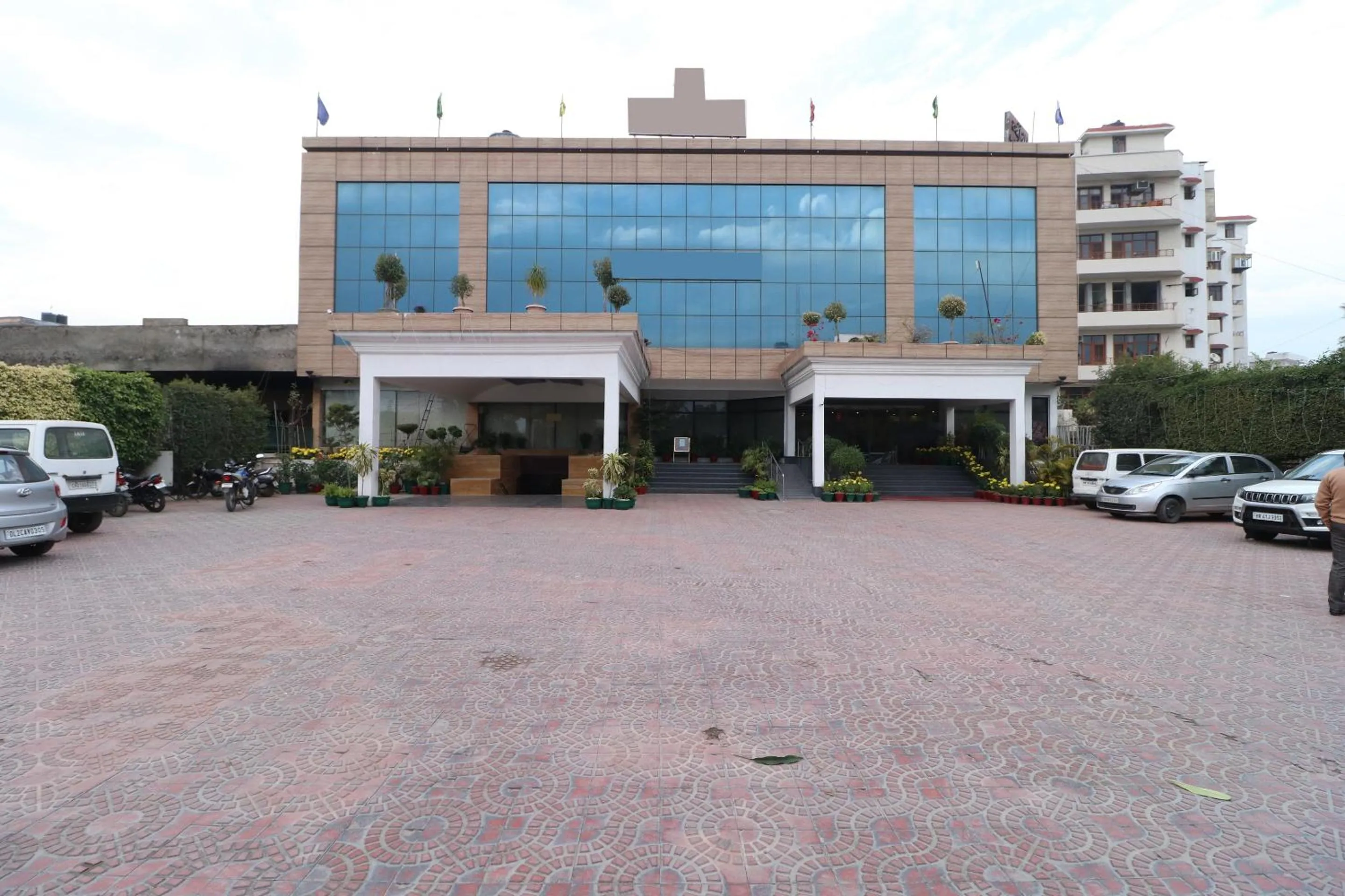 Facade/entrance in Hotel Shagun Chandigarh Zirakpur