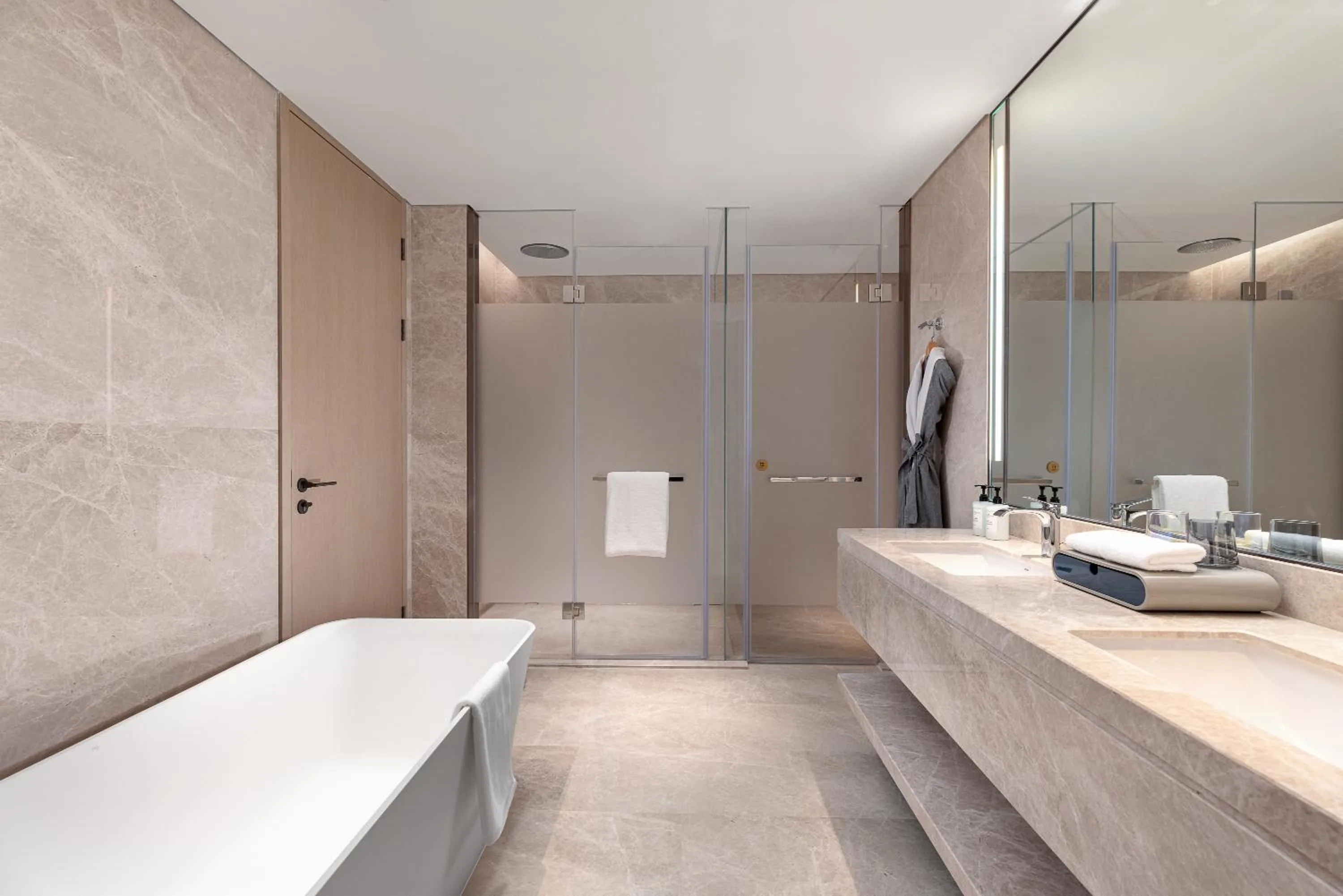 Shower in The Perennial Tianjin, A Jdv By Hyatt Hotel