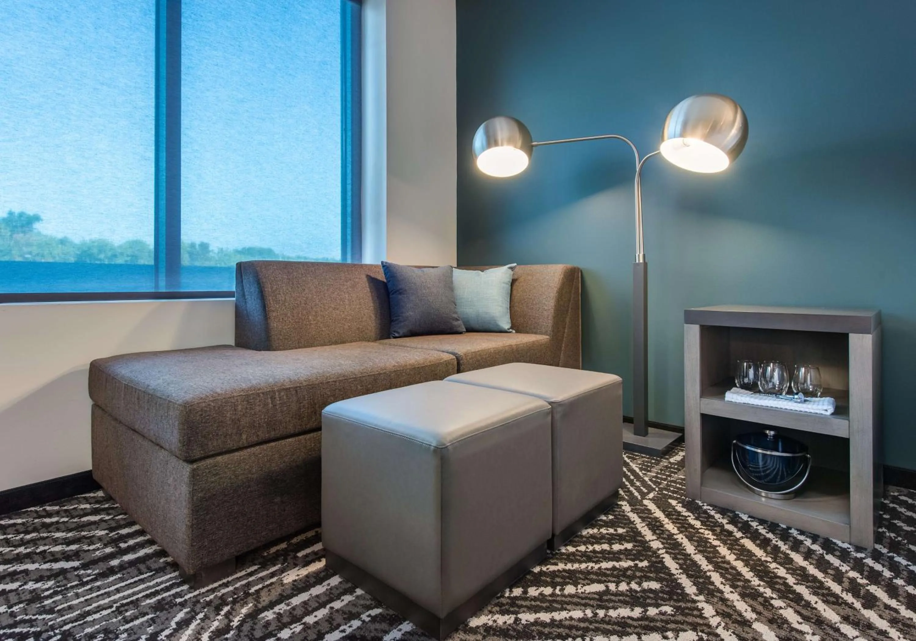Seating area in Hyatt House Bwi Airport/Baltimore