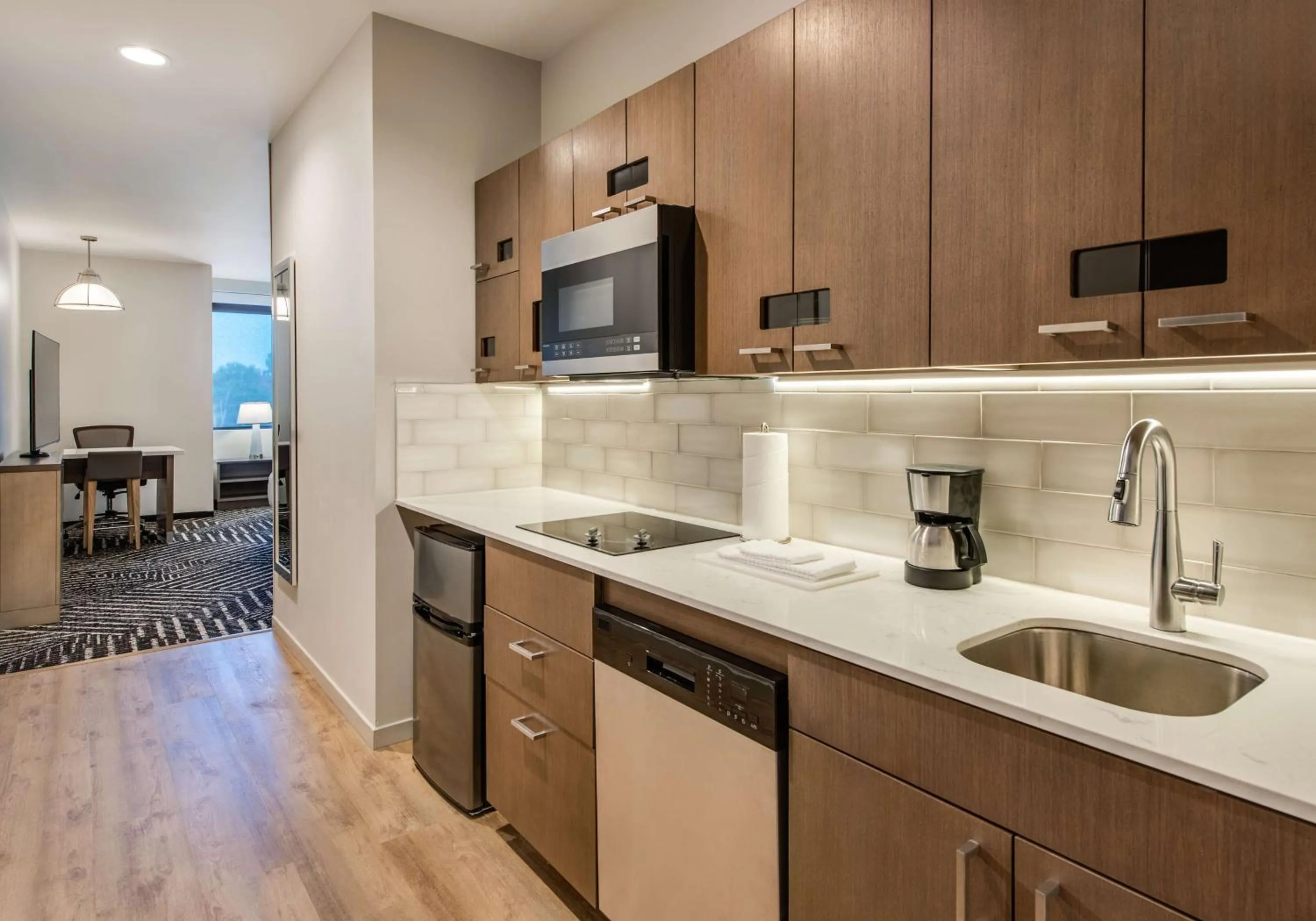 Kitchen or kitchenette in Hyatt House Bwi Airport/Baltimore
