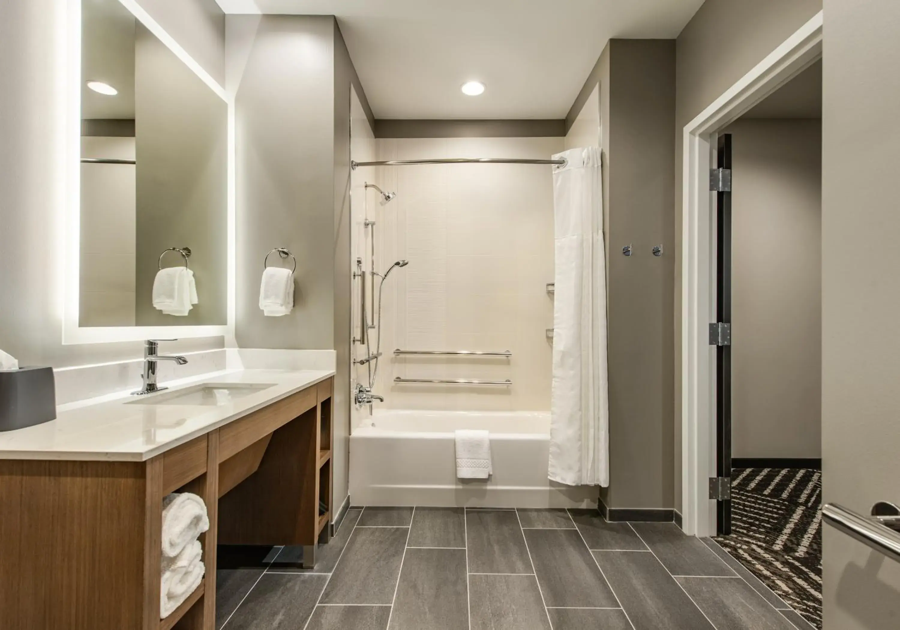 King Studio Suite with Bath Tub and Kitchen - Mobility Accessible in Hyatt House Bwi Airport/Baltimore King Studio Suite with Bath Tub and Kitchen - Mobility Accessible in Hyatt House Bwi Airport/Baltimore