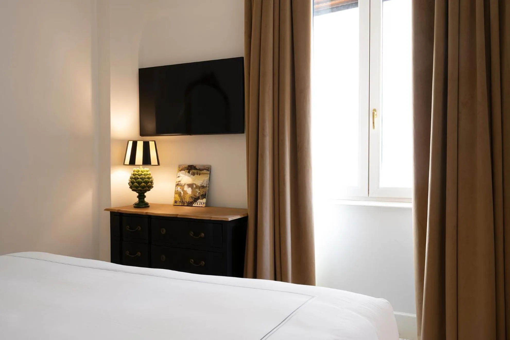 Bed in Elizabeth Unique Apartments - a Member of Design Hotels