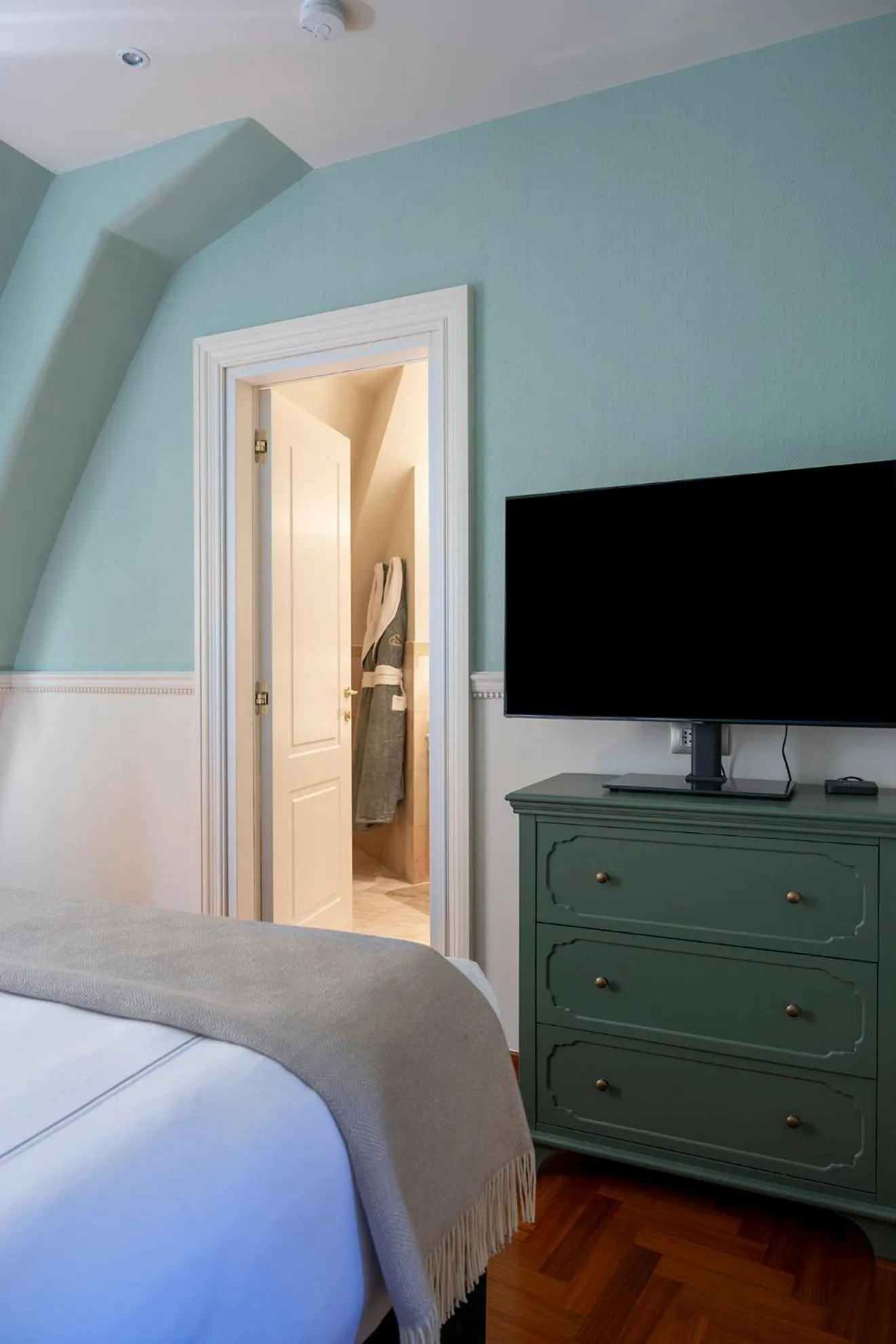 Bed in Elizabeth Unique Apartments - a Member of Design Hotels