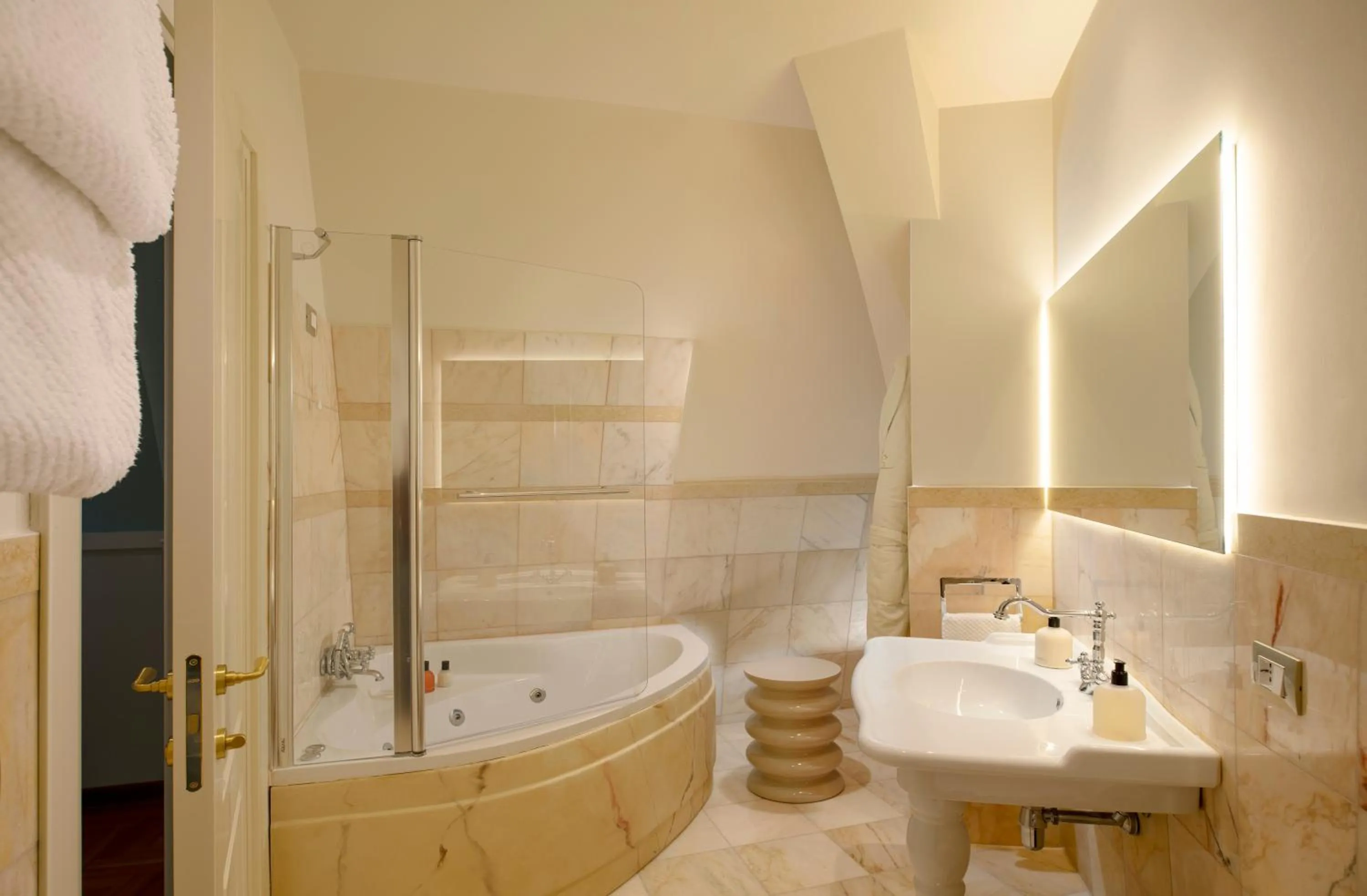 Elizabeth Unique Apartments - a Member of Design Hotels