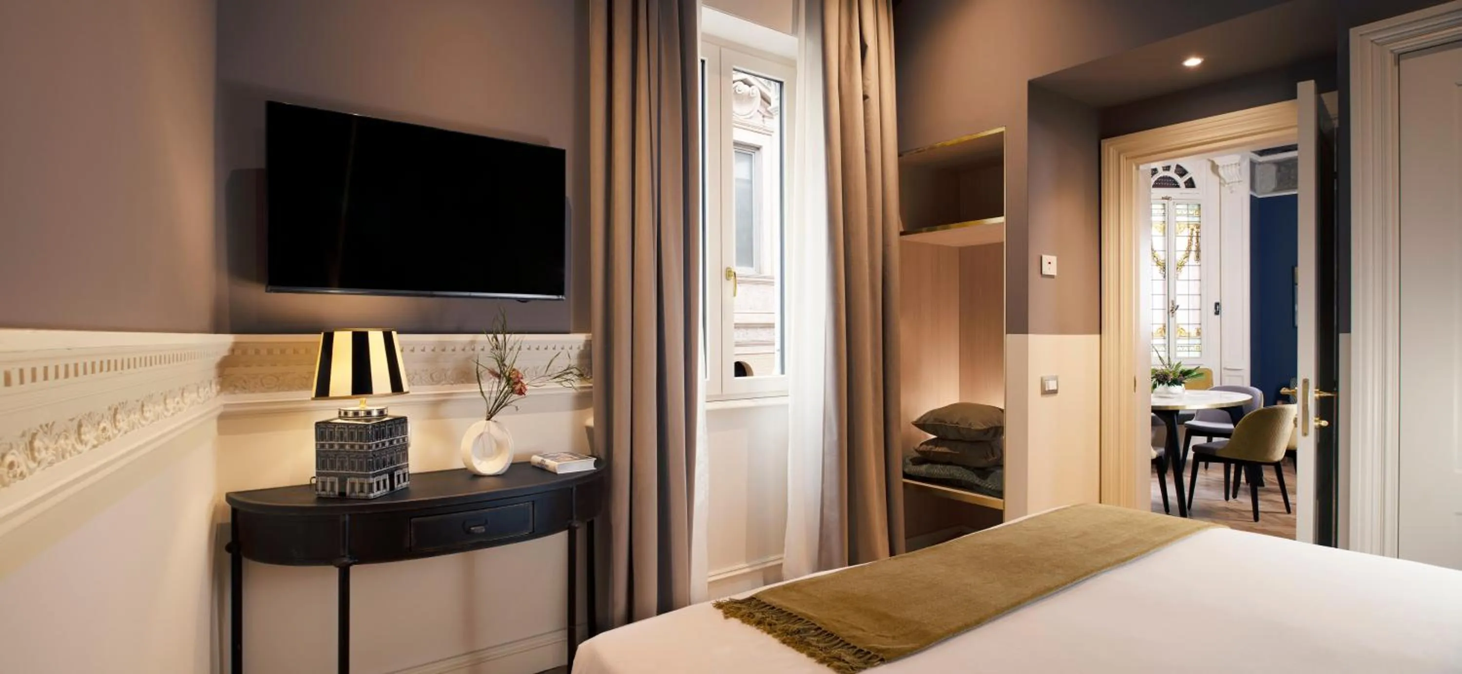 Bed in Elizabeth Unique Apartments - a Member of Design Hotels