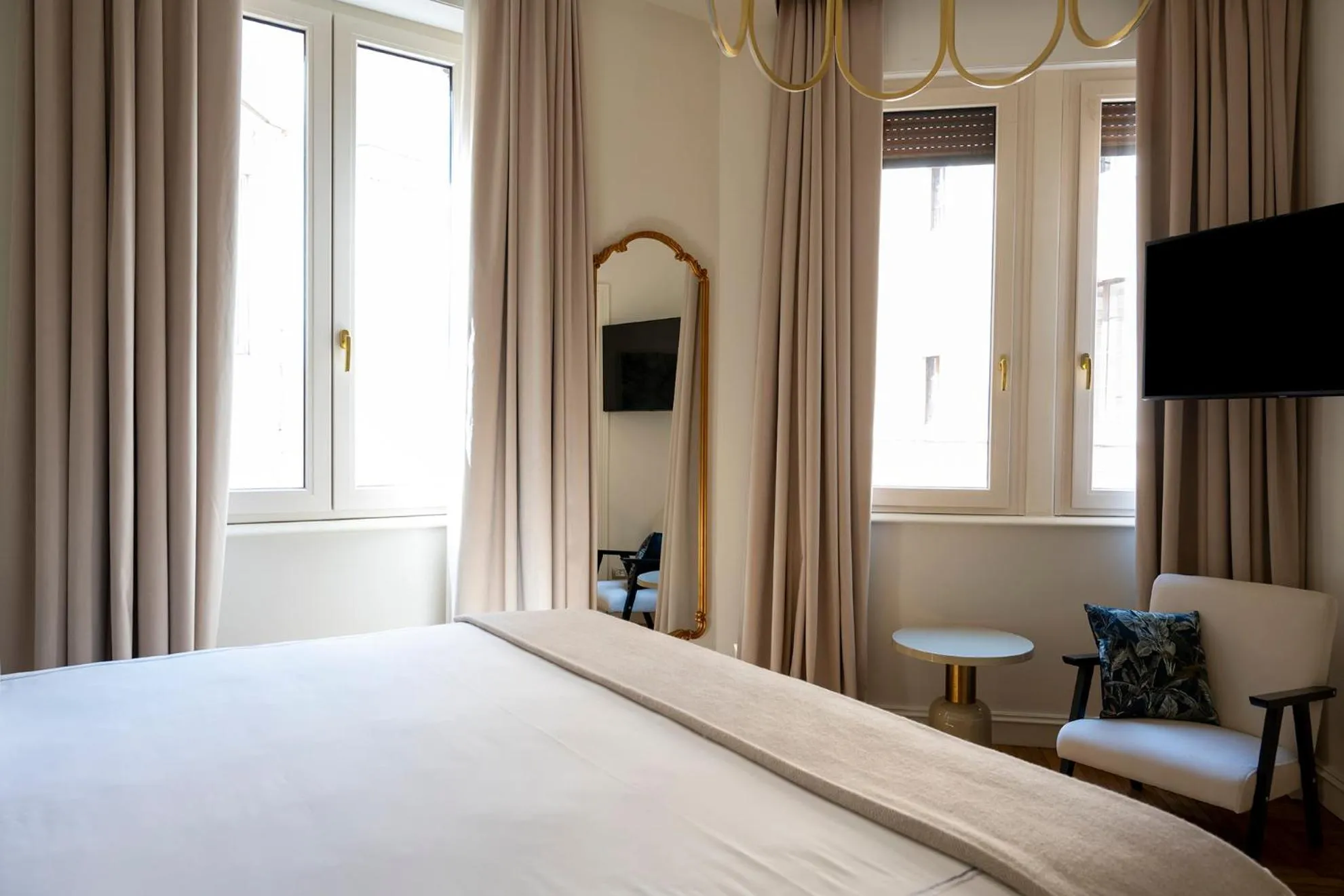 Bed in Elizabeth Unique Apartments - a Member of Design Hotels